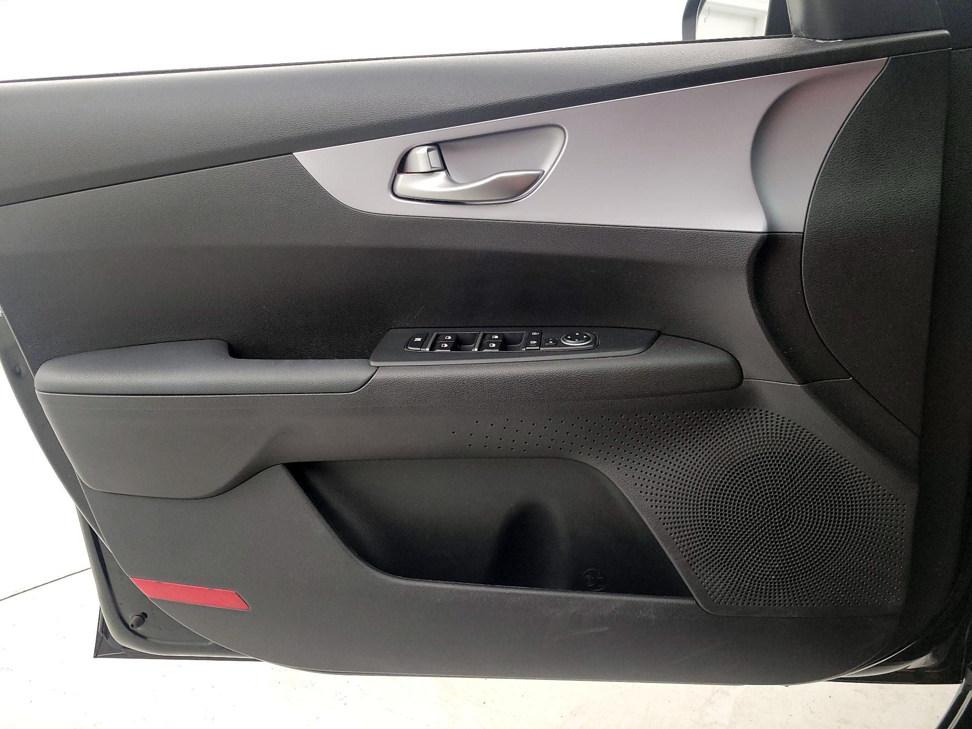 Thumbnail: 2024 Kia Forte - 12