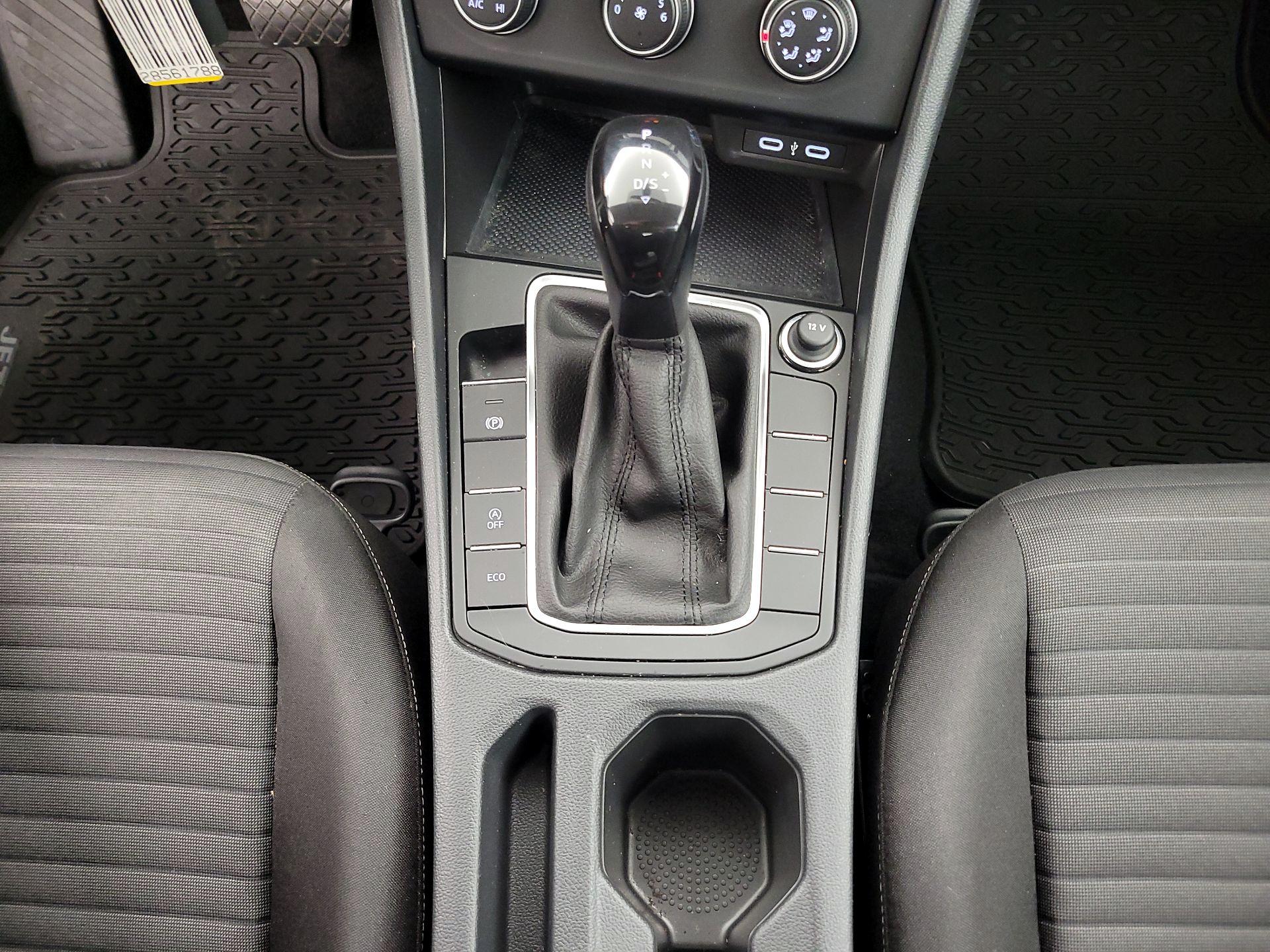 Thumbnail: 2023 Volkswagen Jetta - 17