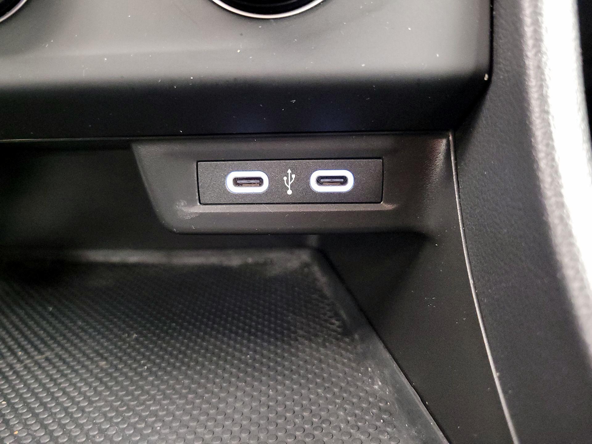 Thumbnail: 2023 Volkswagen Jetta - 18