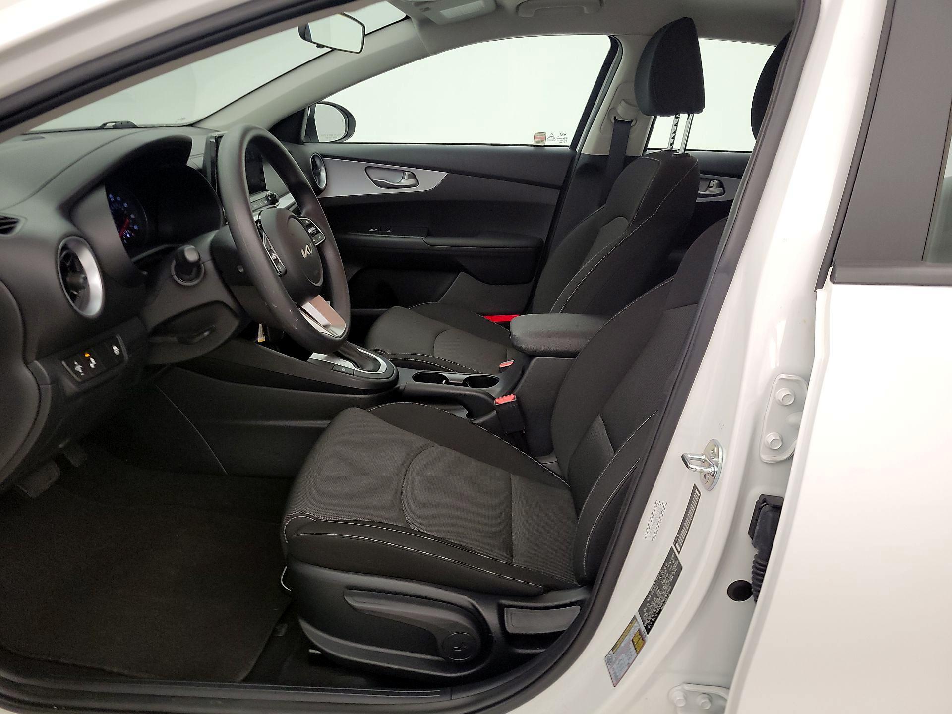 Thumbnail: 2024 Kia Forte - 9