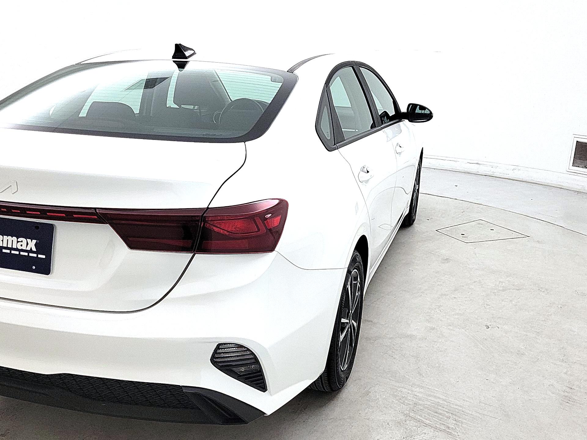 Thumbnail: 2024 Kia Forte - 5