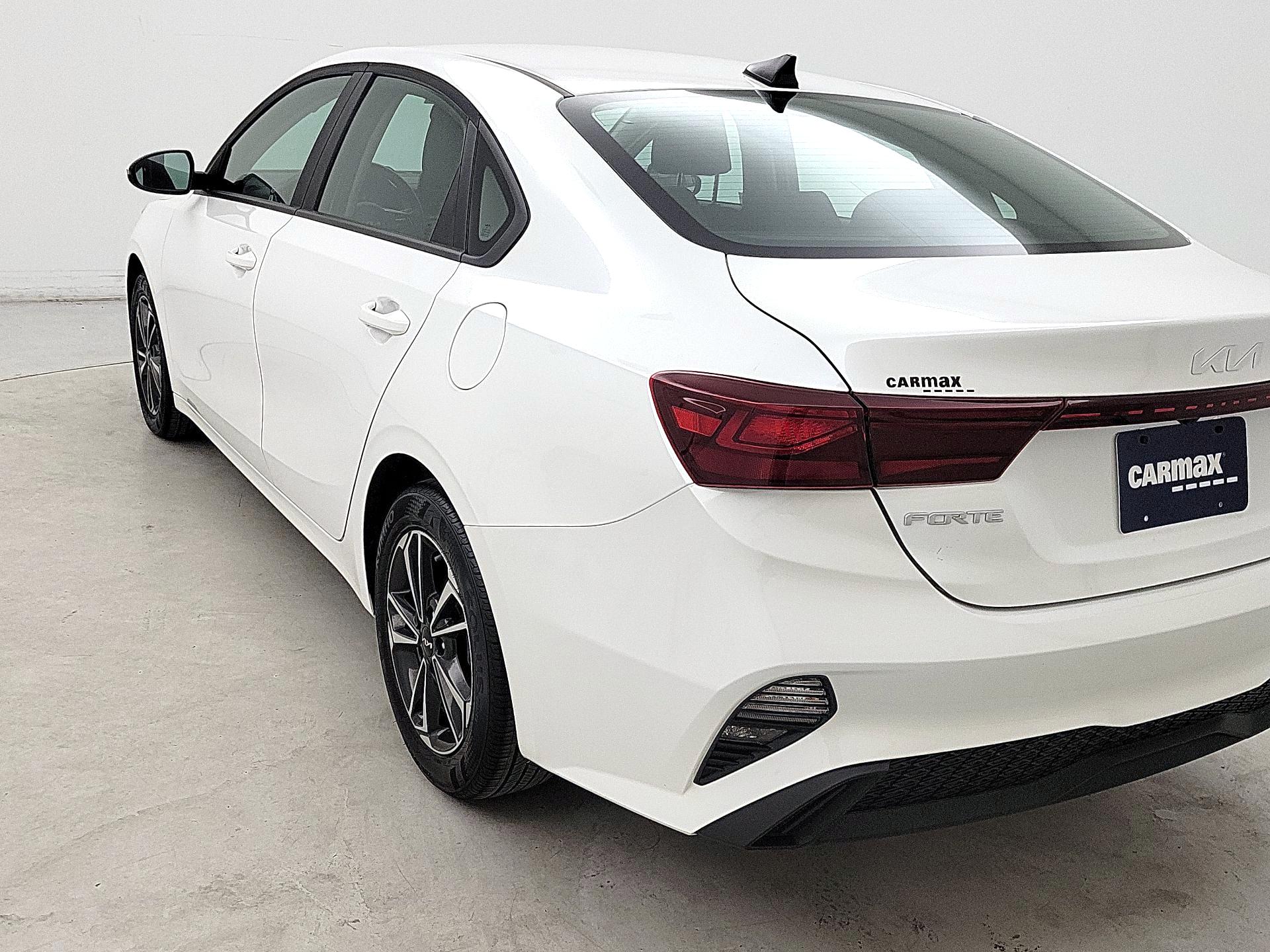 Thumbnail: 2024 Kia Forte - 7