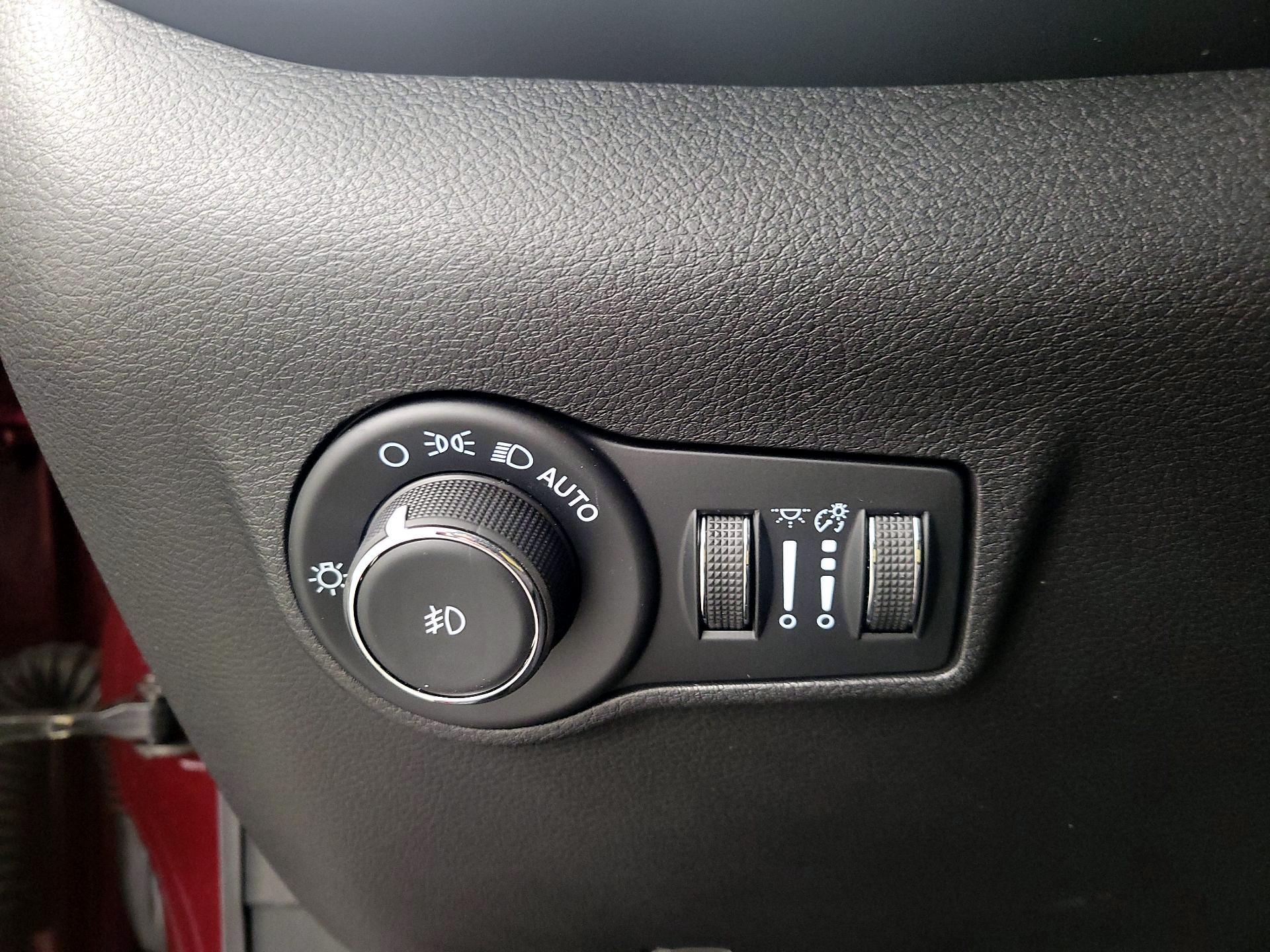 Thumbnail: 2022 Jeep Compass - 13