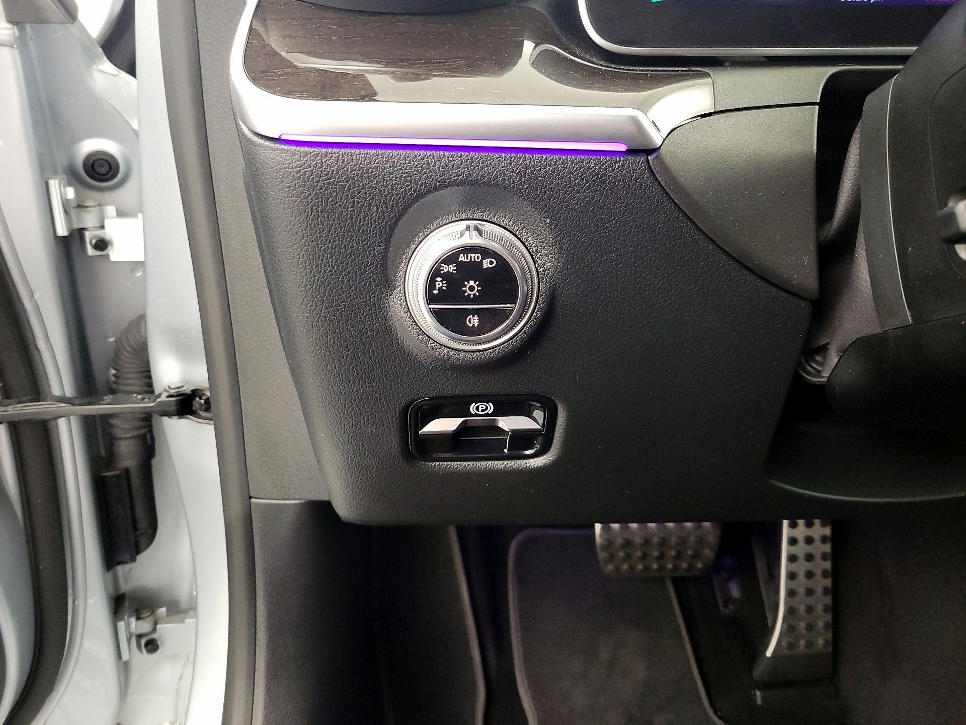 Thumbnail: 2023 Mercedes-Benz C-Class - 13