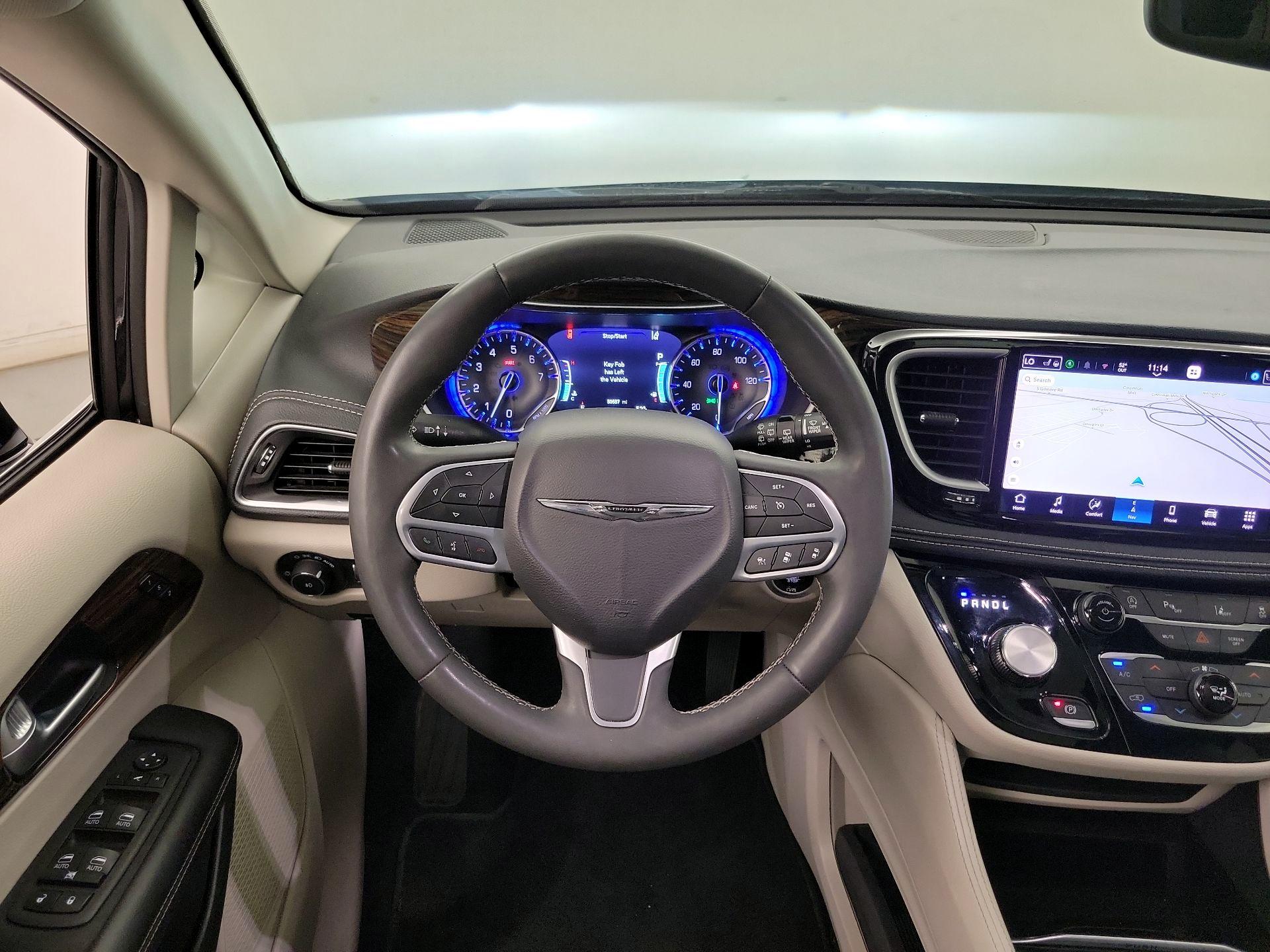 Thumbnail: 2023 Chrysler Pacifica - 10
