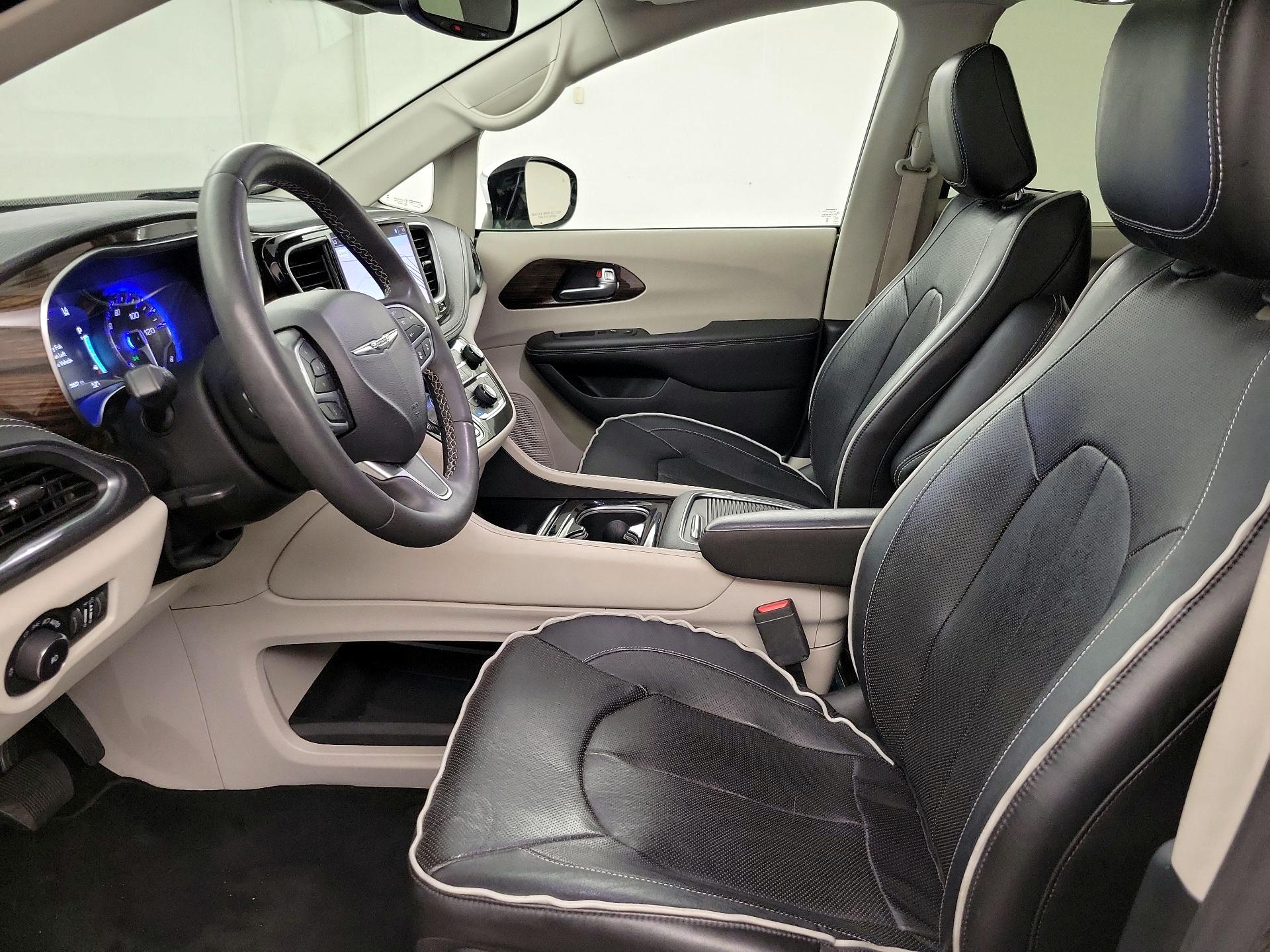 Thumbnail: 2023 Chrysler Pacifica - 11