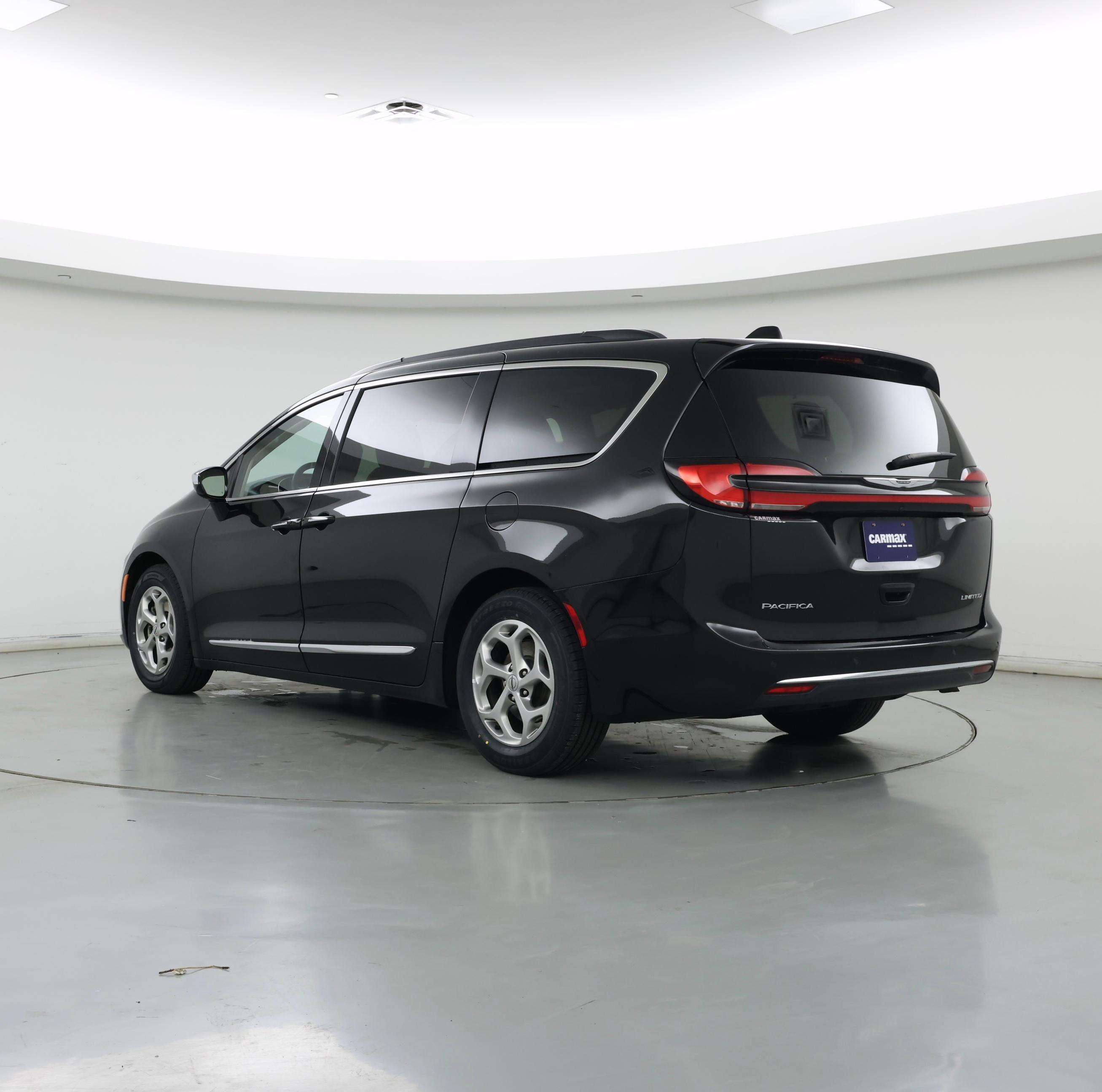Thumbnail: 2023 Chrysler Pacifica - 2