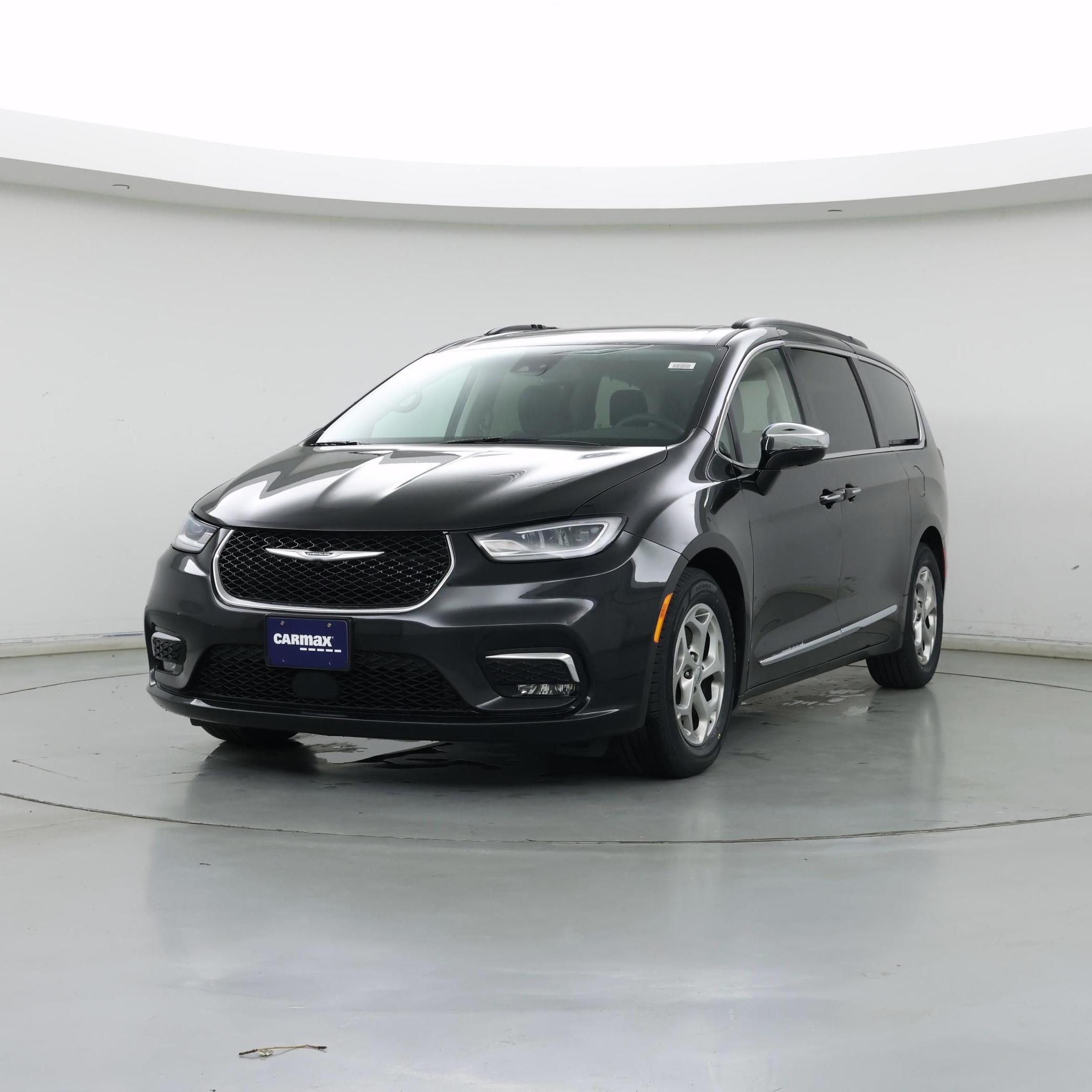 Thumbnail: 2023 Chrysler Pacifica - 4