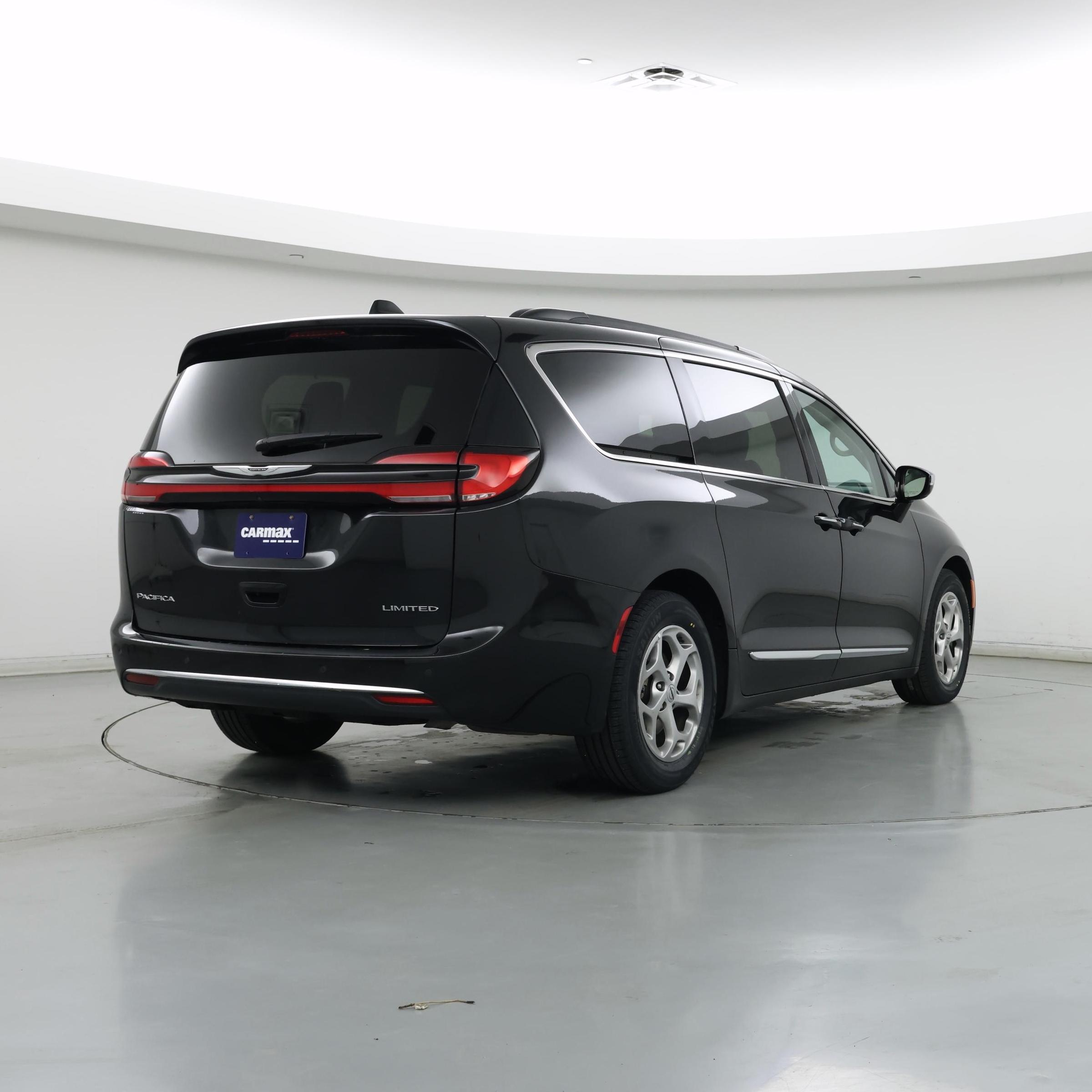 Thumbnail: 2023 Chrysler Pacifica - 8