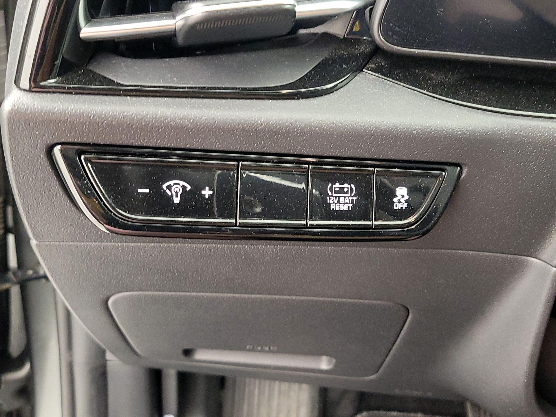 Thumbnail: 2023 Kia Niro - 13
