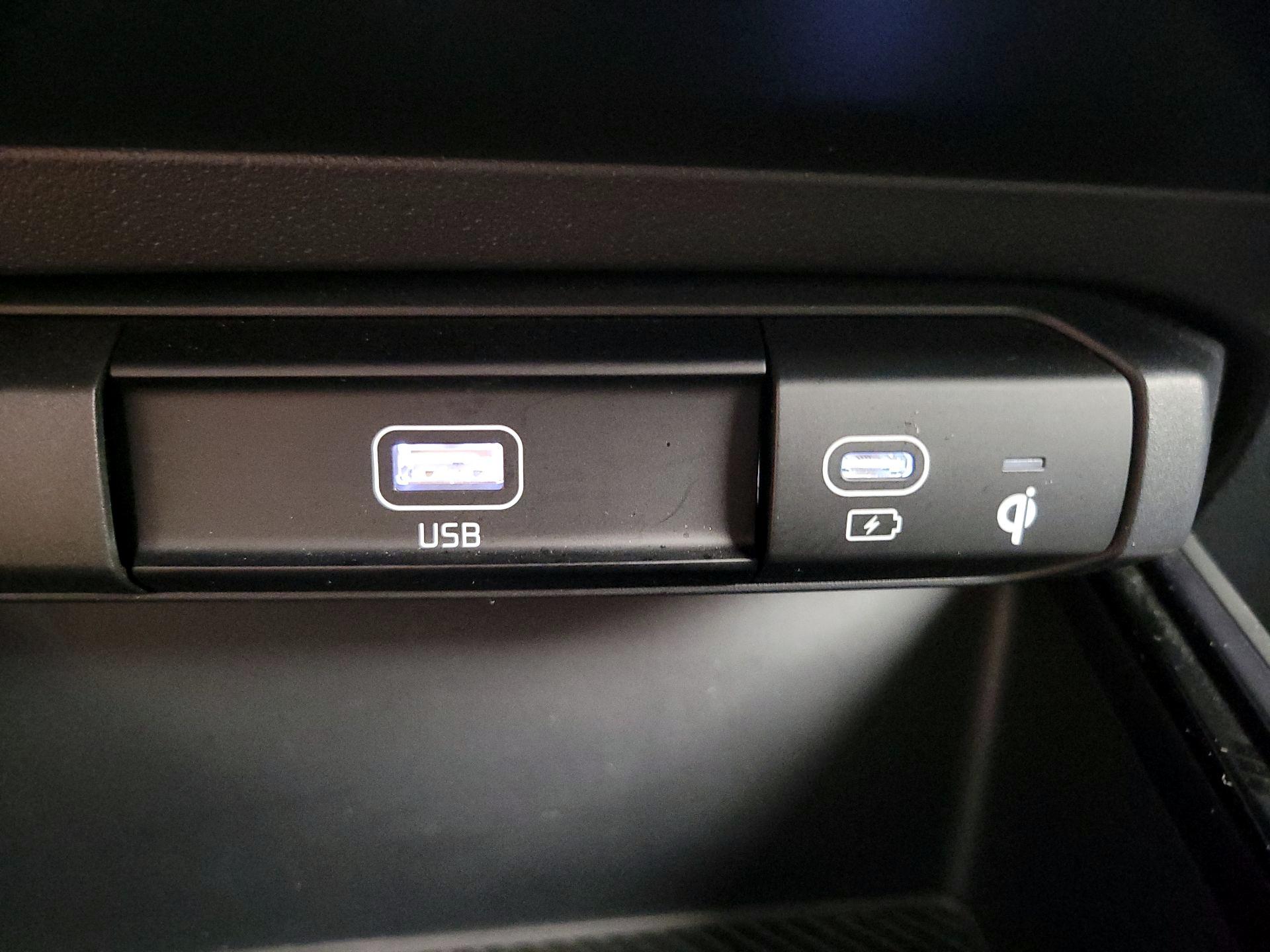 Thumbnail: 2023 Kia Niro - 19