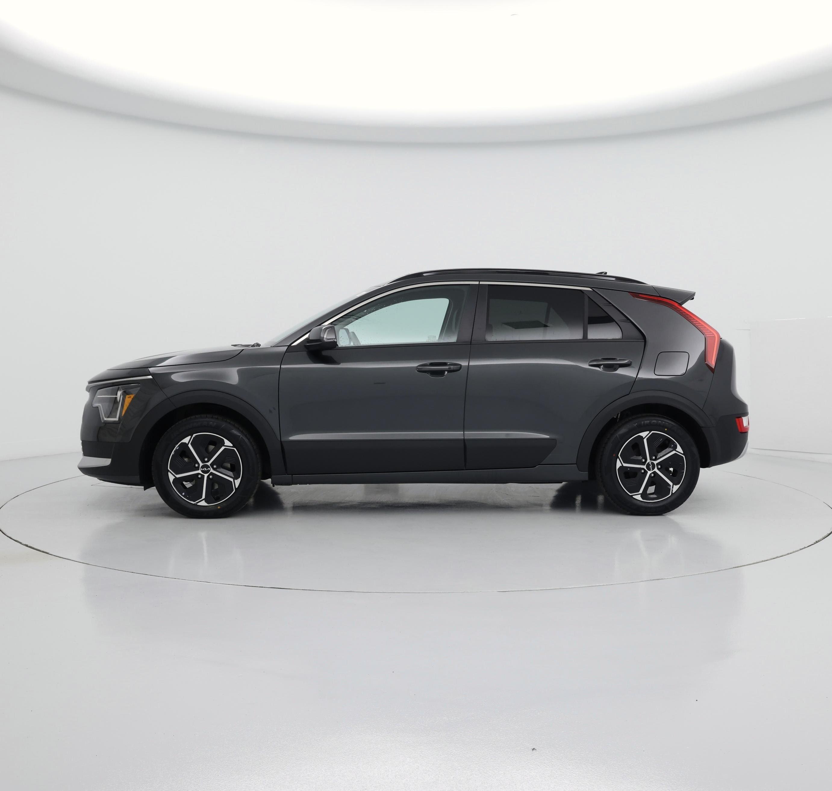 Thumbnail: 2023 Kia Niro - 3