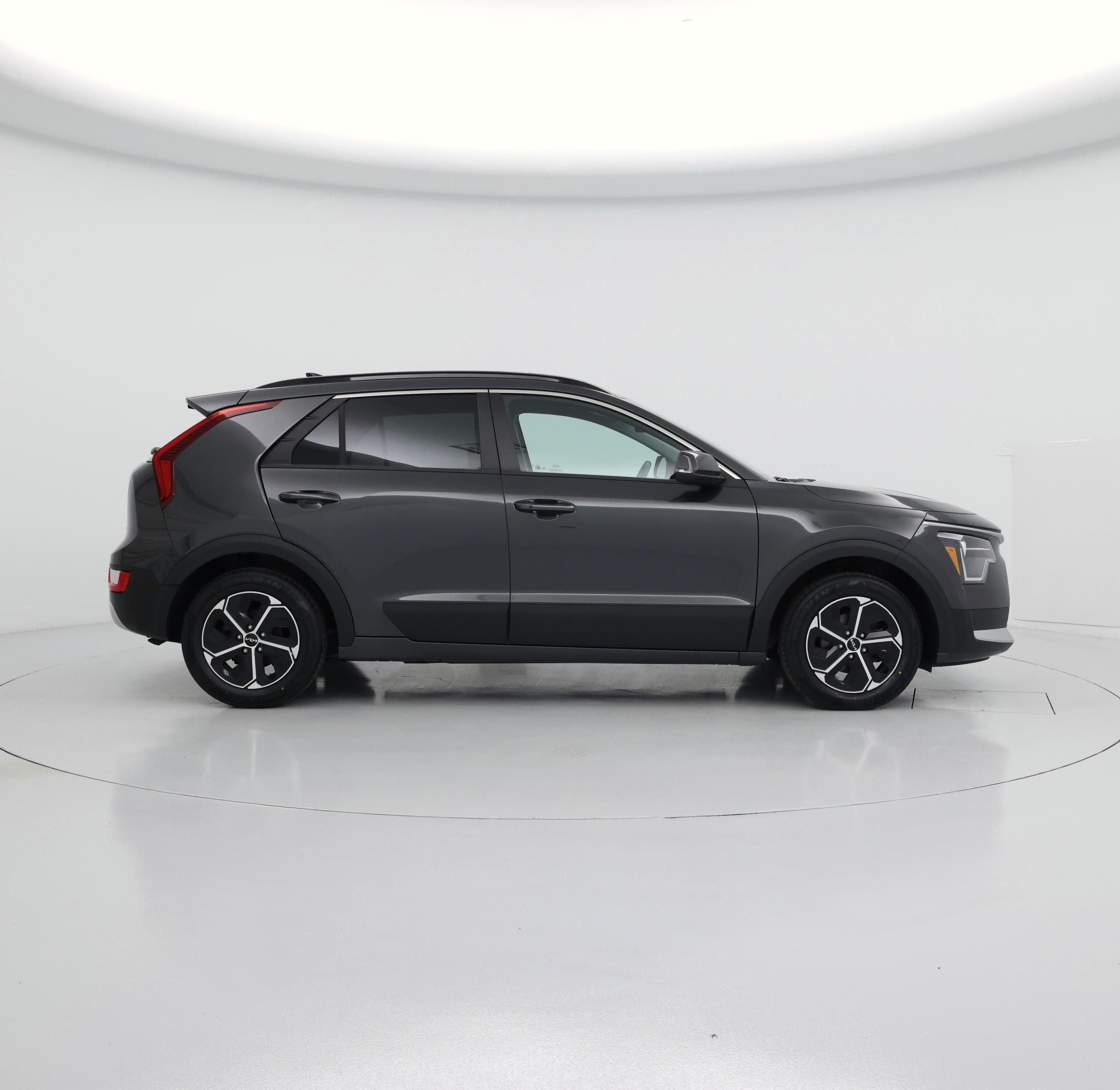 Thumbnail: 2023 Kia Niro - 7