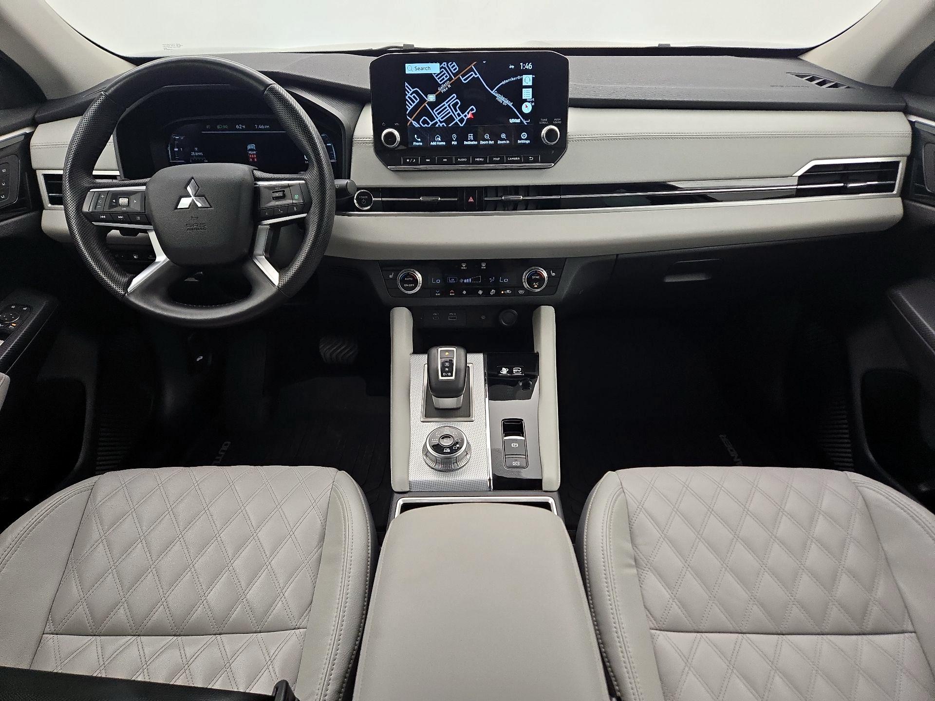 Thumbnail: 2023 Mitsubishi Outlander - 9