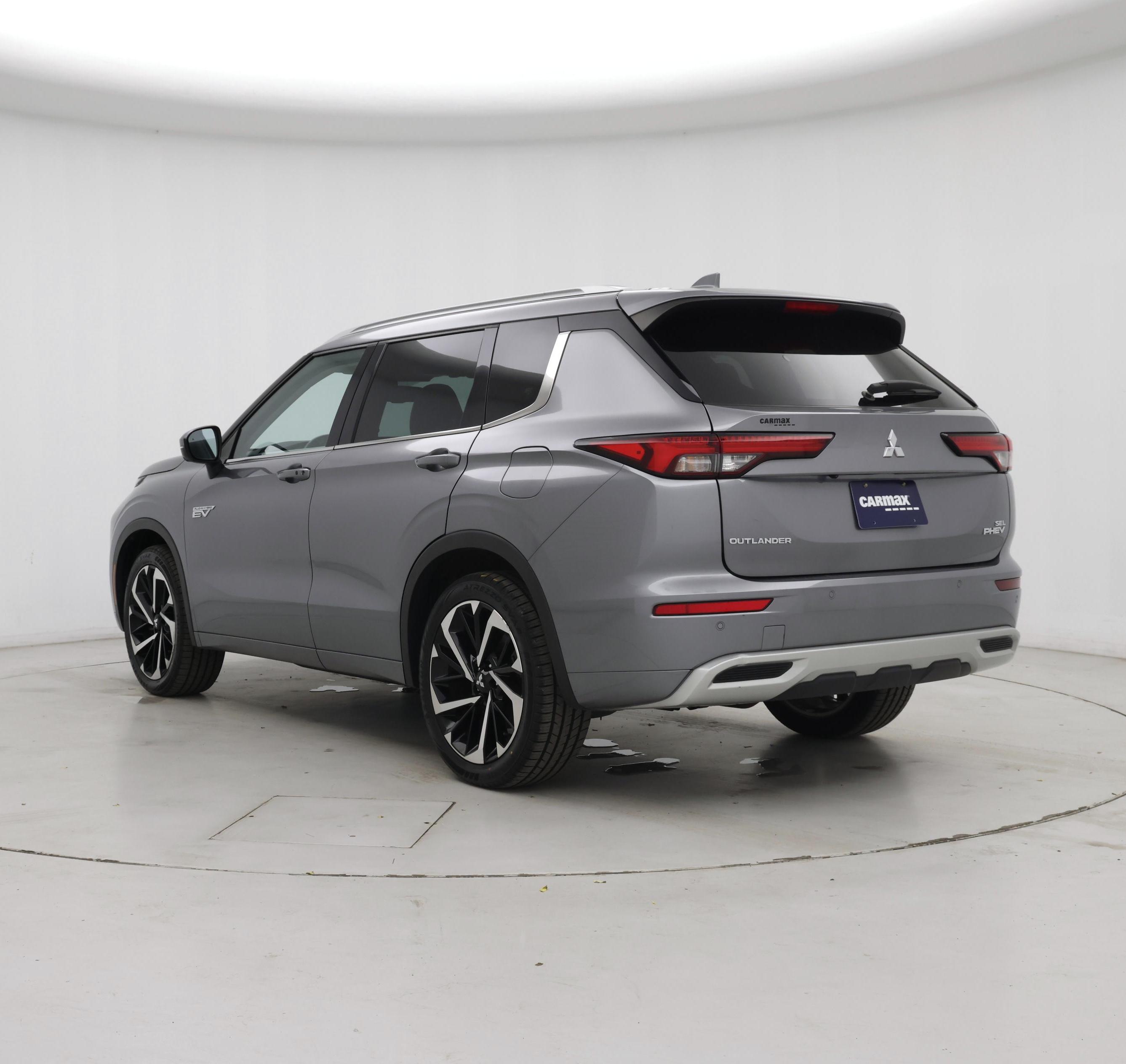 Thumbnail: 2023 Mitsubishi Outlander - 2