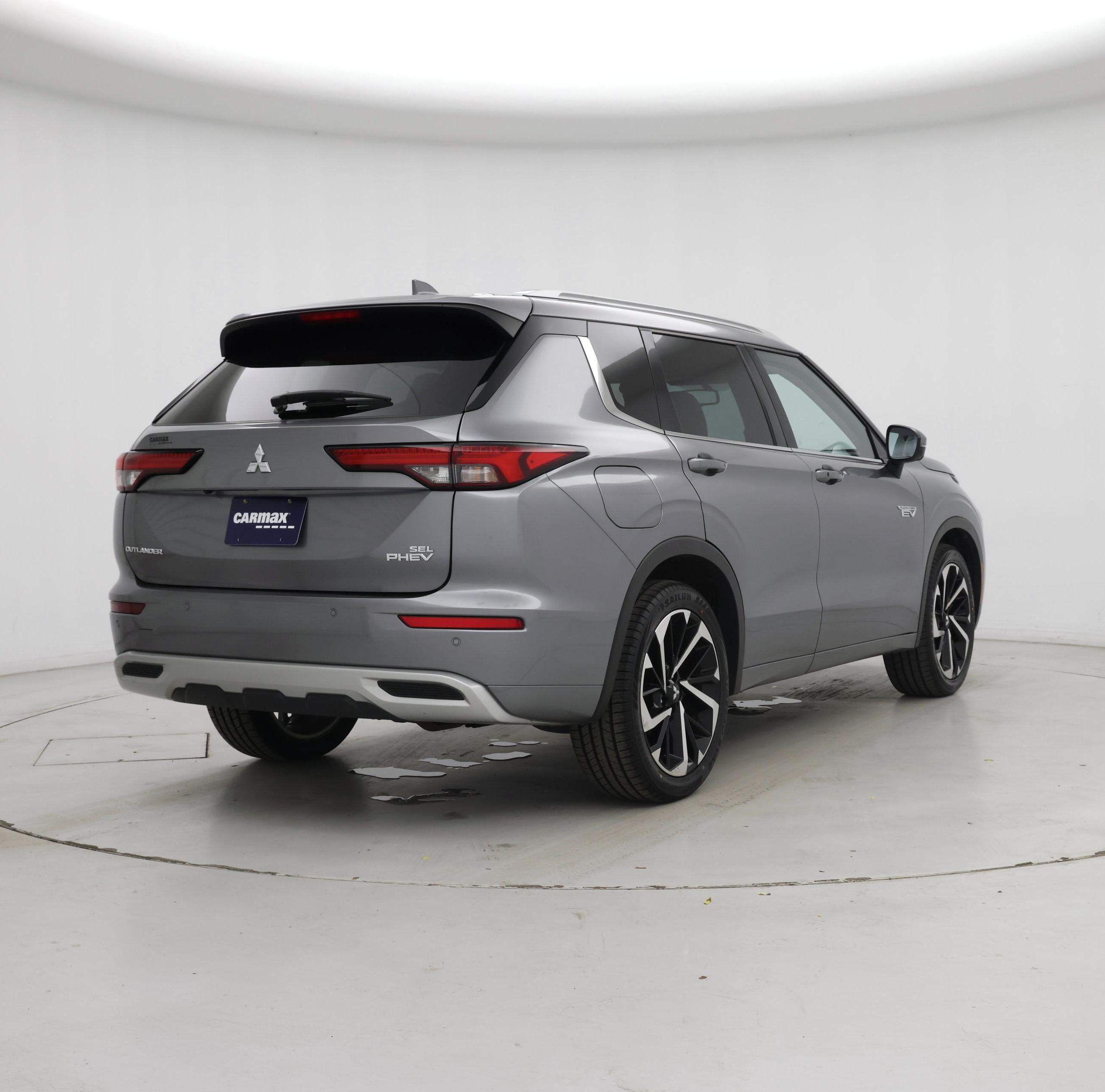 Thumbnail: 2023 Mitsubishi Outlander - 8