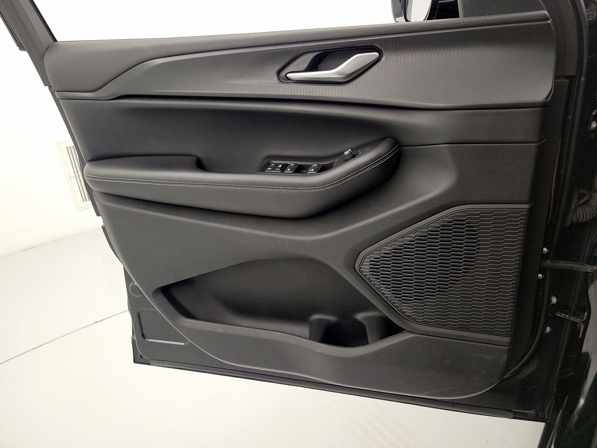 Thumbnail: 2023 Jeep Grand Cherokee - 12