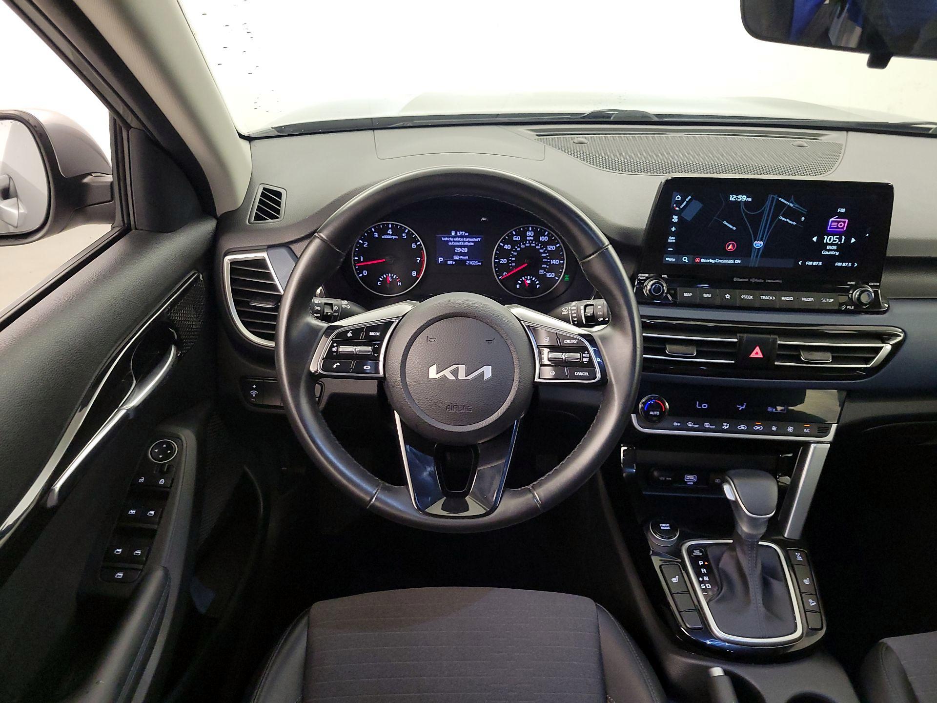 Thumbnail: 2023 Kia Seltos - 10