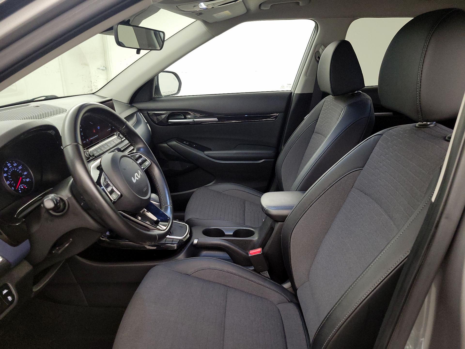 Thumbnail: 2023 Kia Seltos - 11