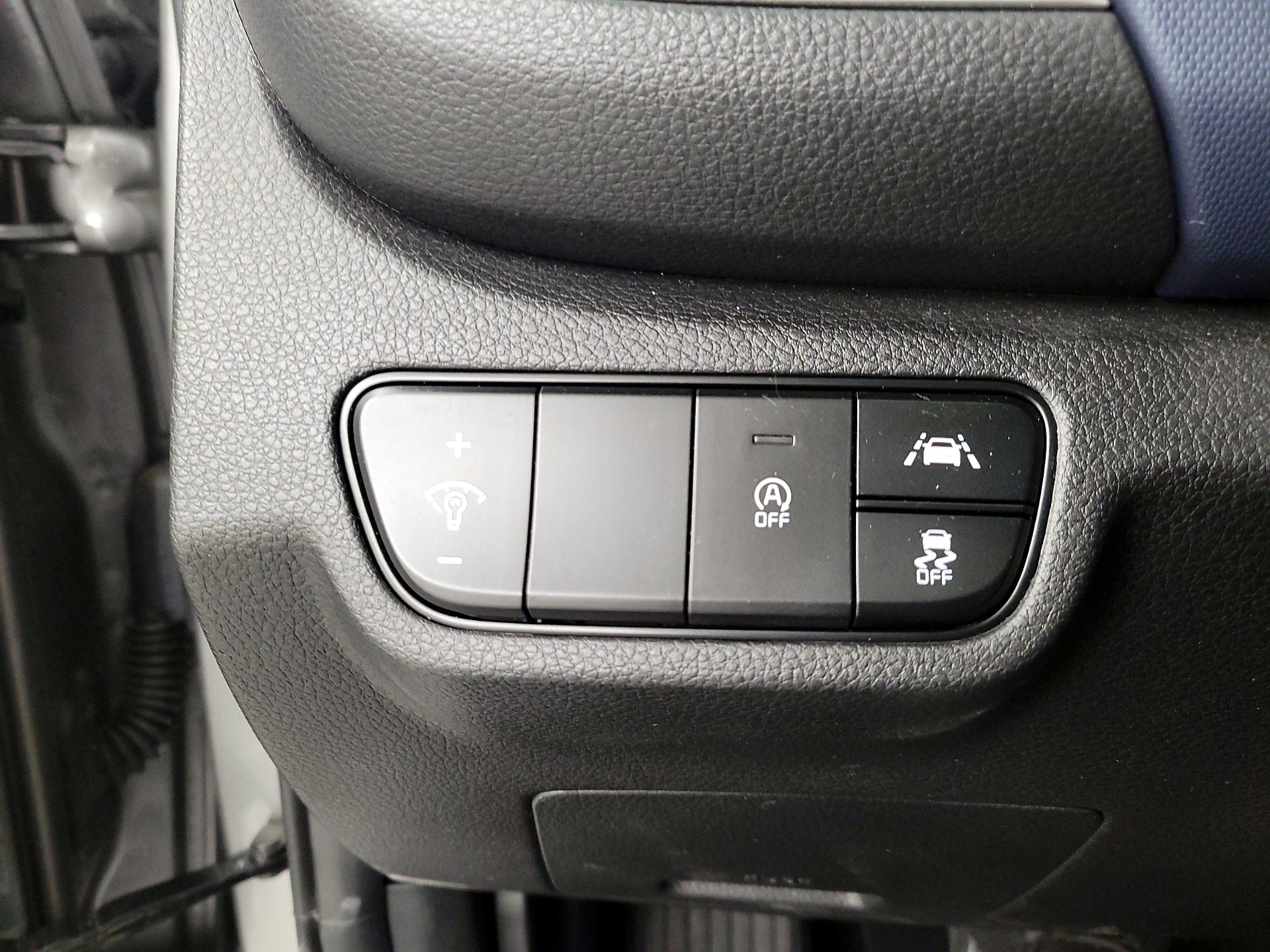 Thumbnail: 2023 Kia Seltos - 13