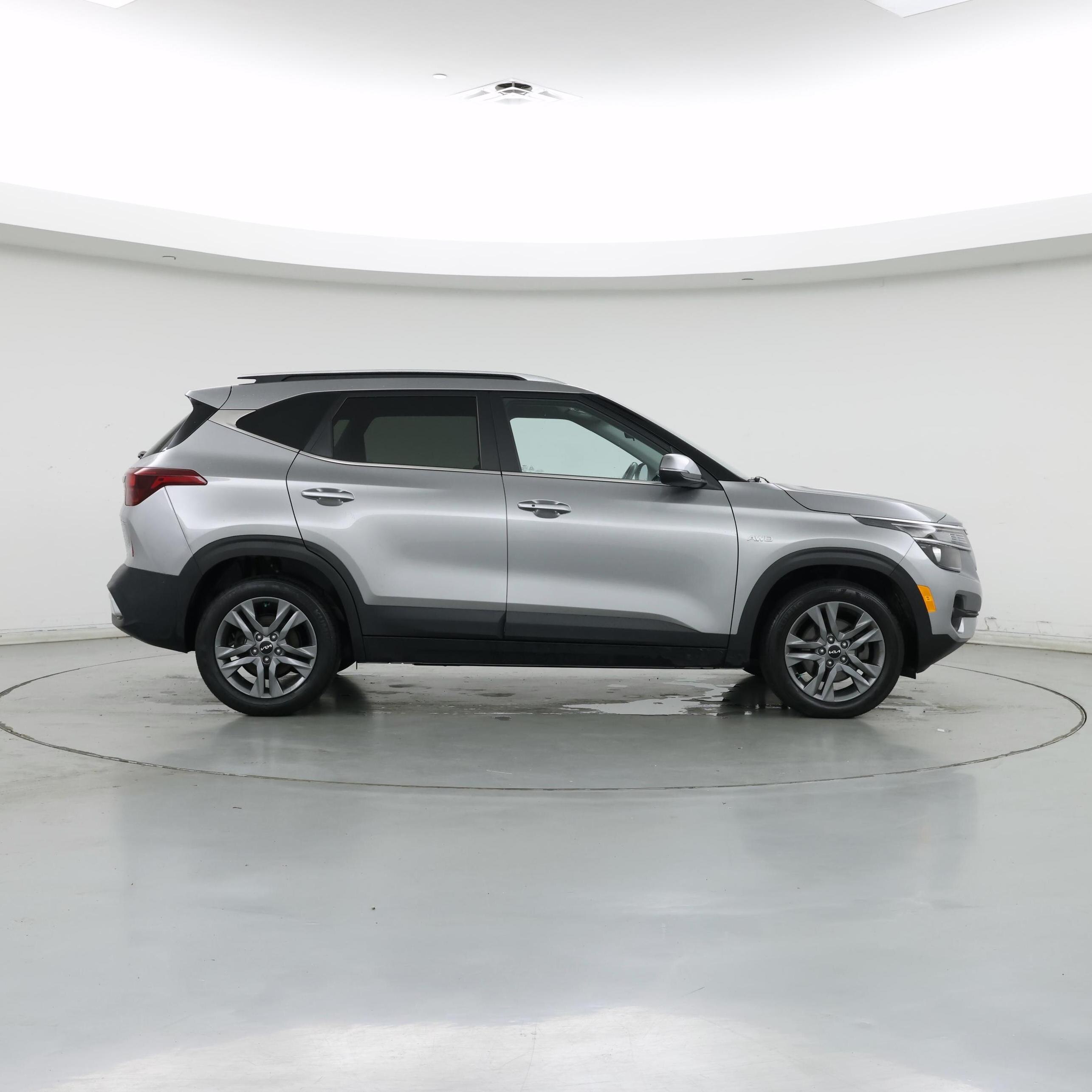 Thumbnail: 2023 Kia Seltos - 7