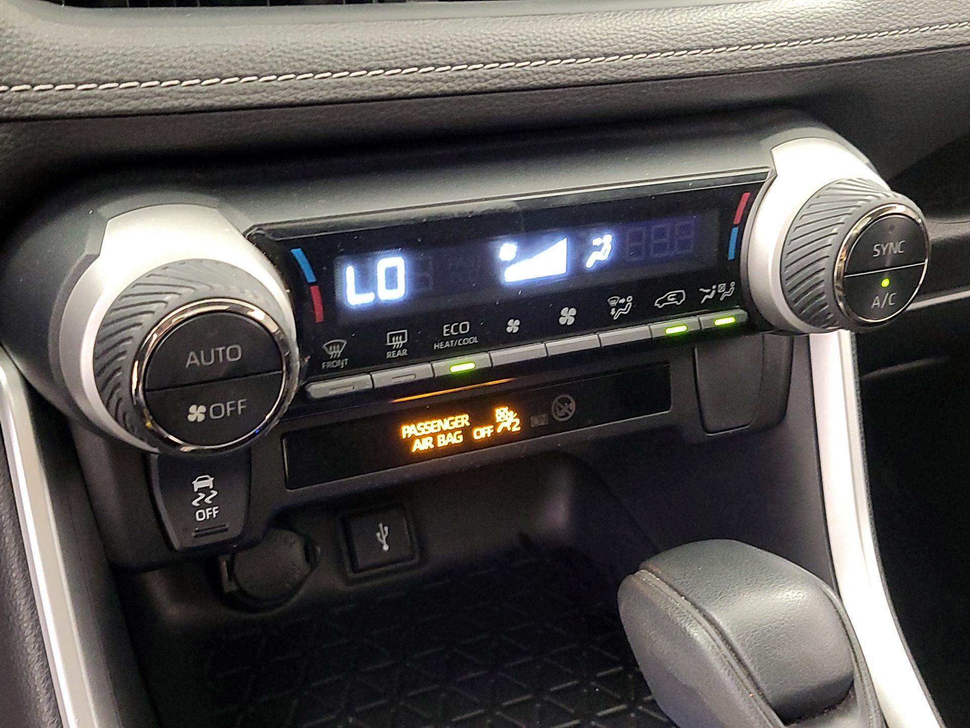 Thumbnail: 2021 Toyota RAV4 - 16