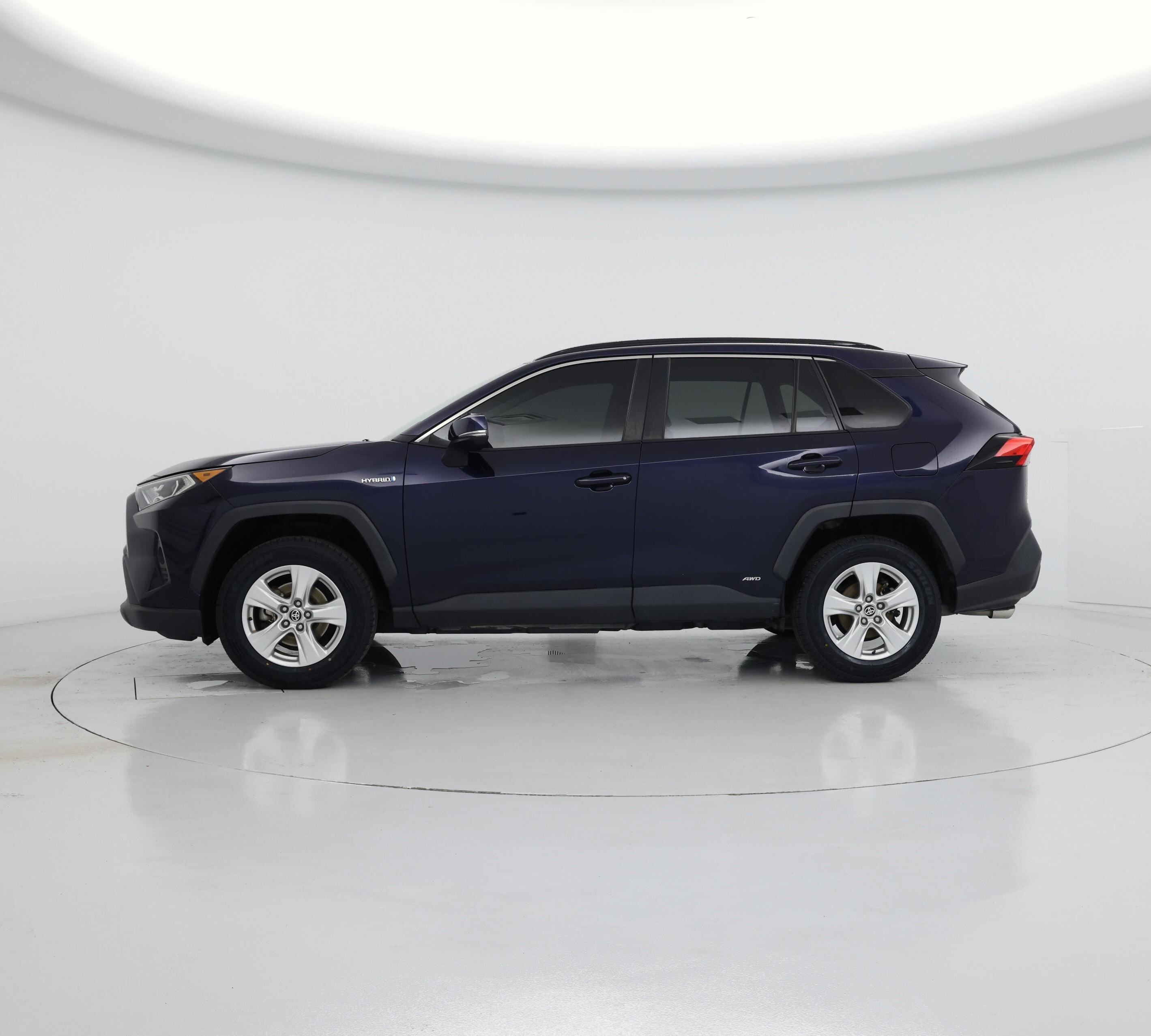 Thumbnail: 2021 Toyota RAV4 - 3