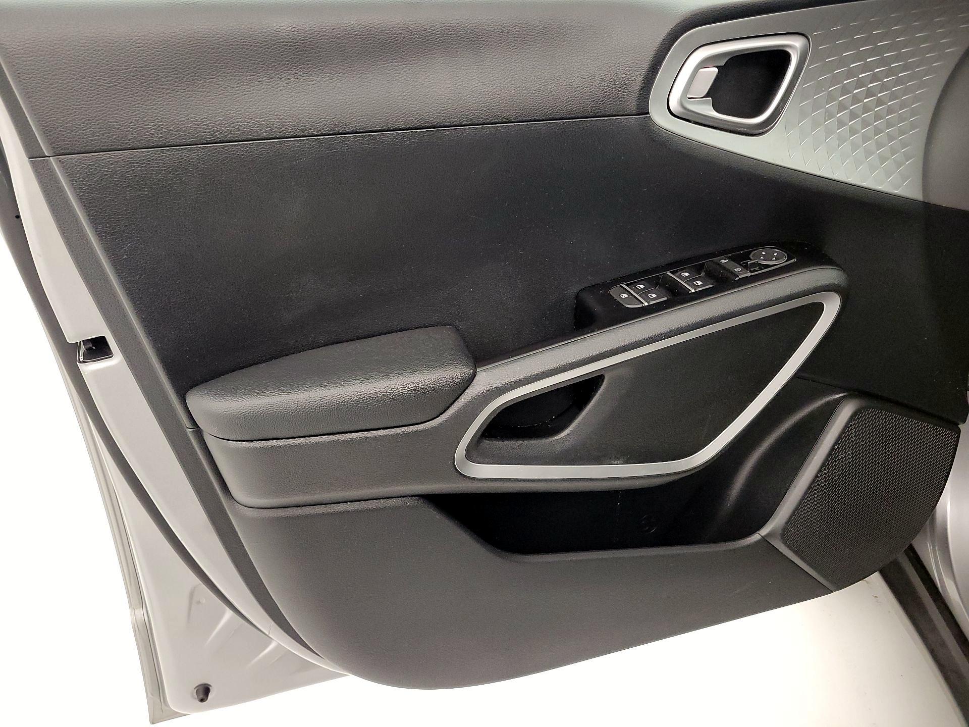 Thumbnail: 2022 Kia Soul - 12