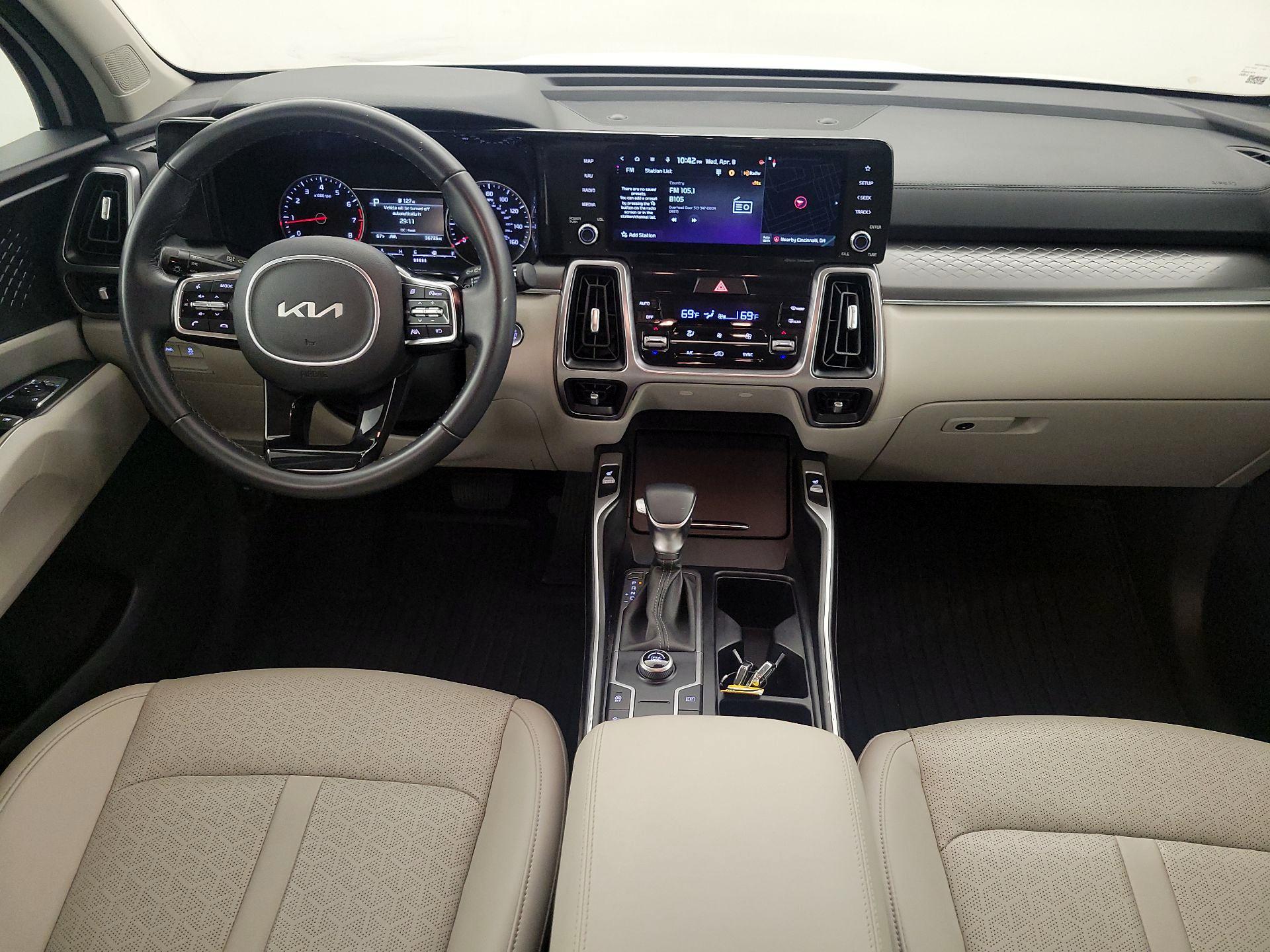 Thumbnail: 2023 Kia Sorento - 9