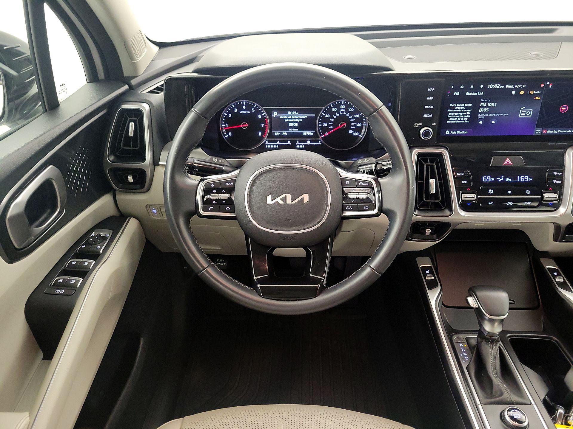 Thumbnail: 2023 Kia Sorento - 10