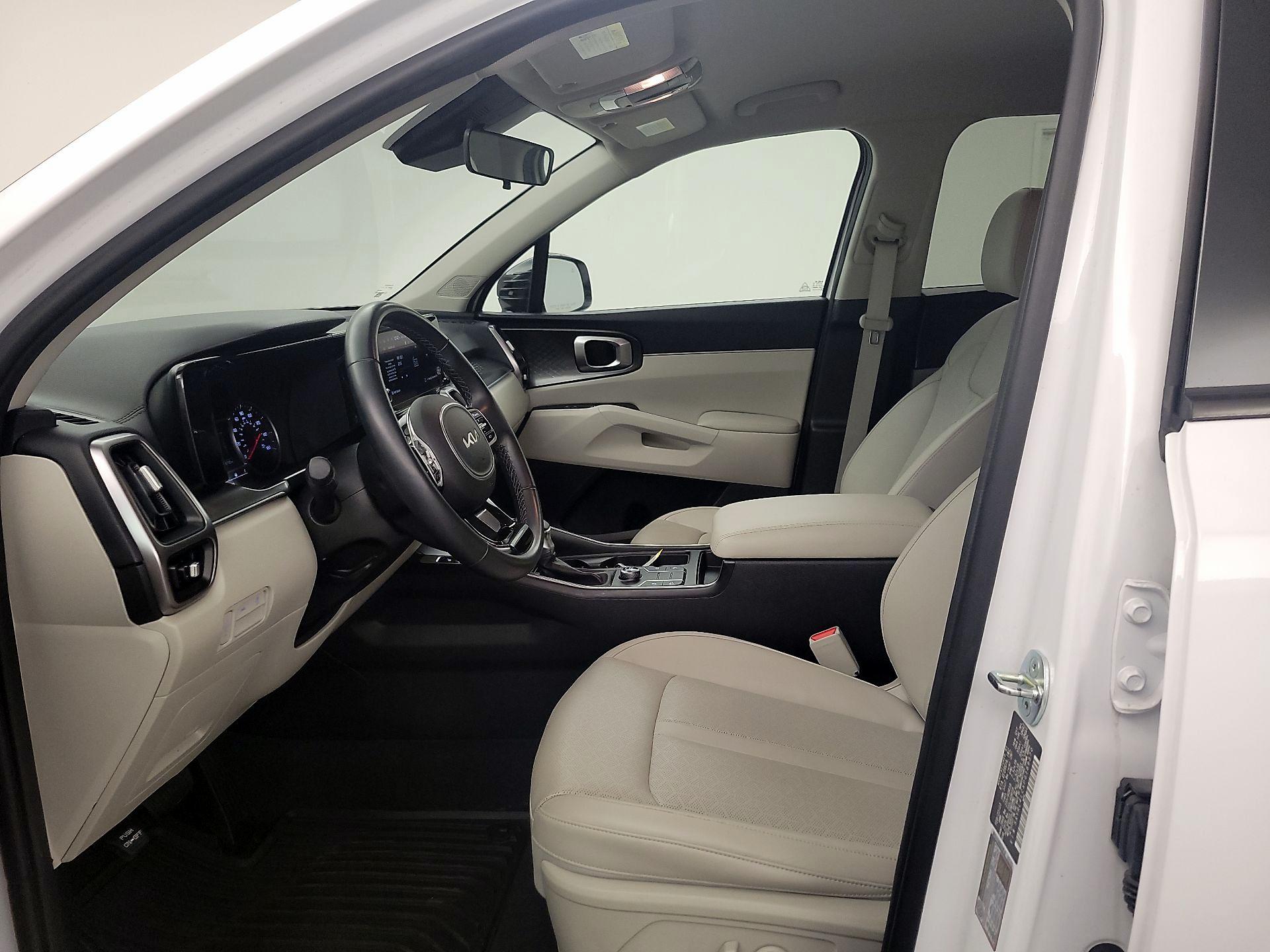 Thumbnail: 2023 Kia Sorento - 11