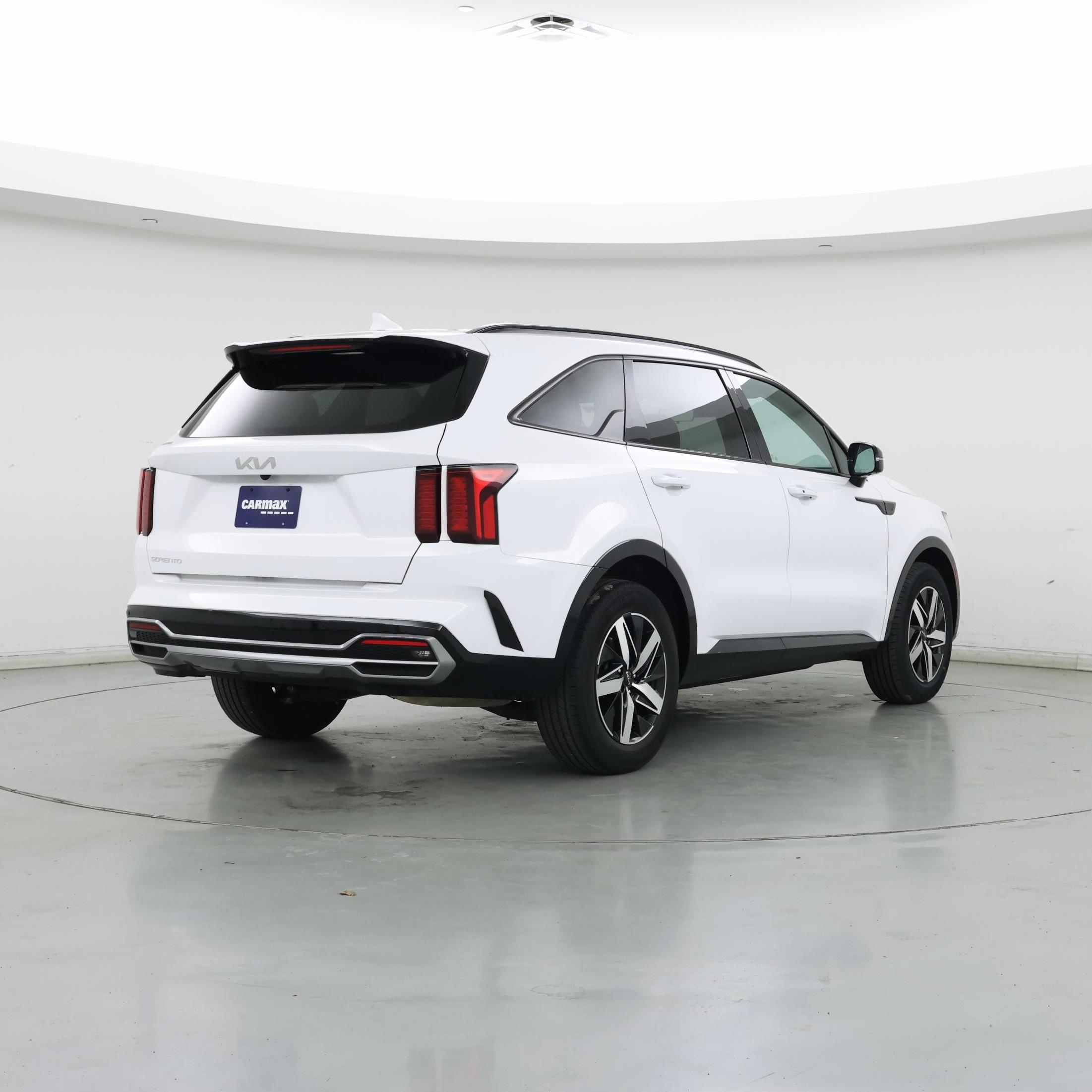 Thumbnail: 2023 Kia Sorento - 8