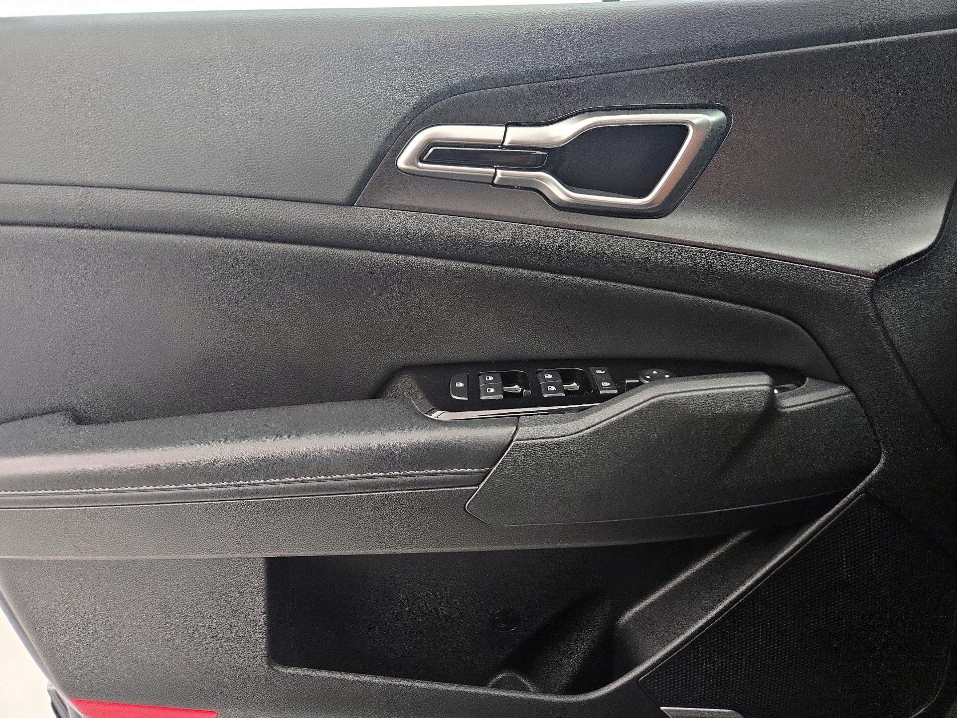 Thumbnail: 2023 Kia Sportage - 12