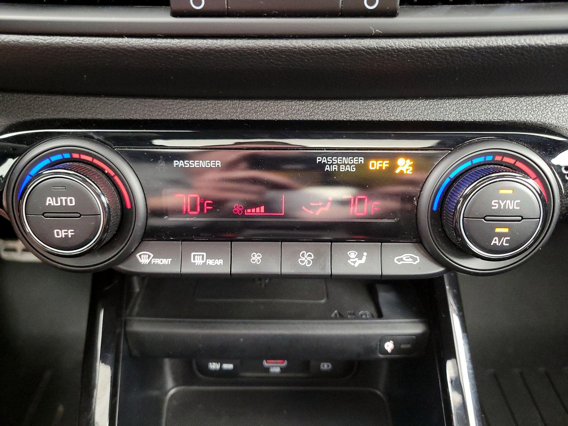 Thumbnail: 2023 Kia Forte - 17