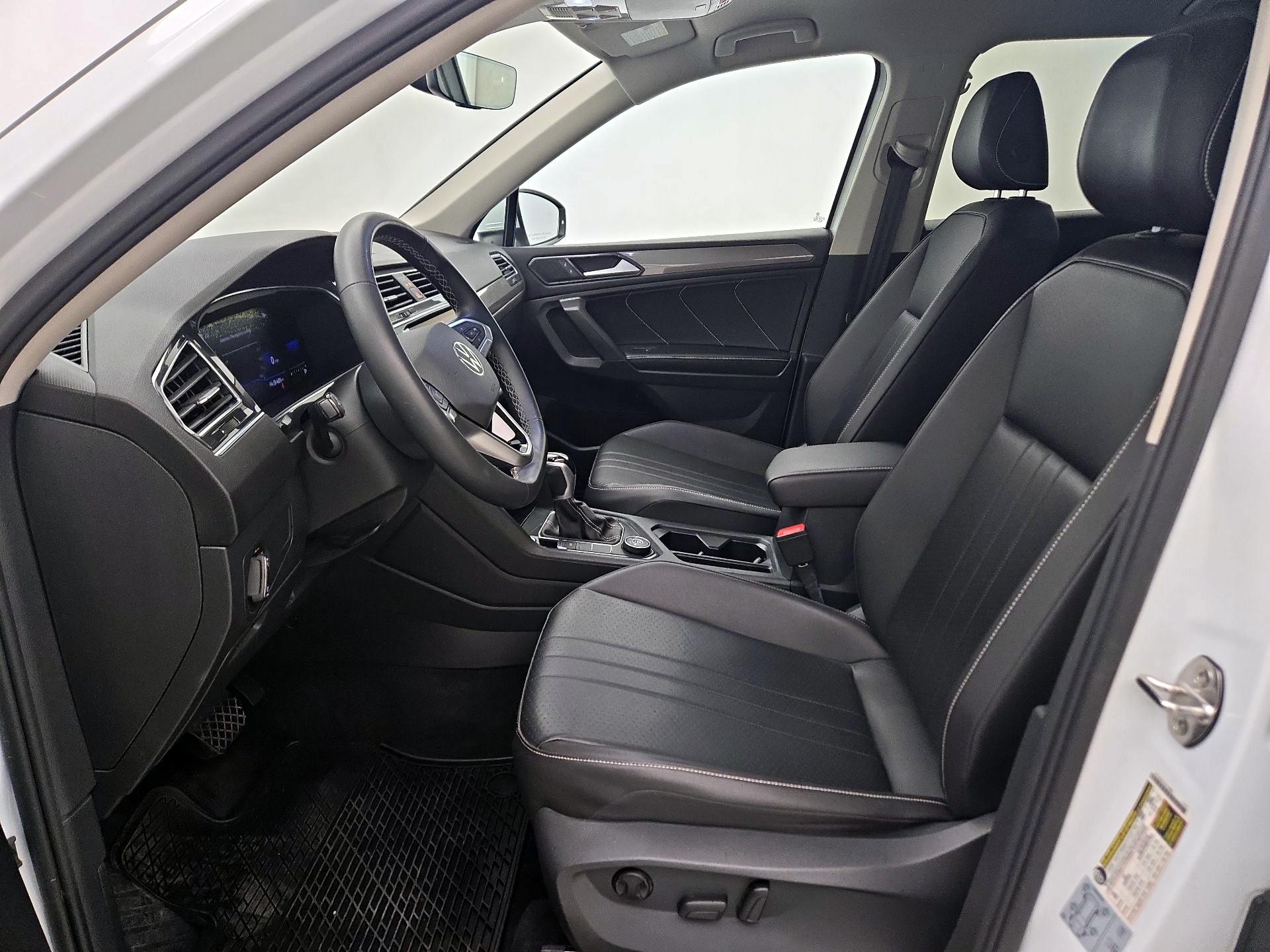 Thumbnail: 2022 Volkswagen Tiguan - 11