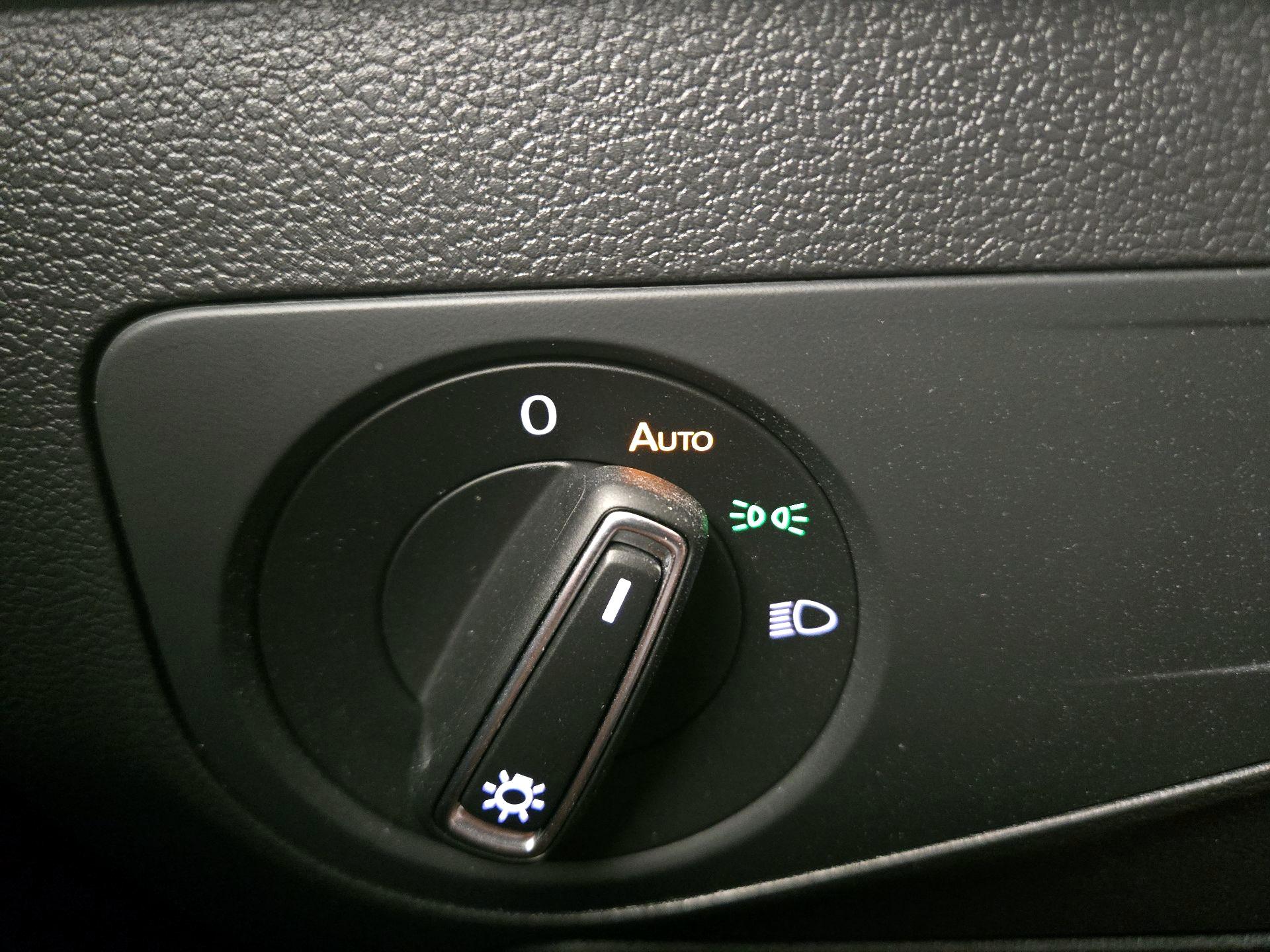 Thumbnail: 2022 Volkswagen Tiguan - 13