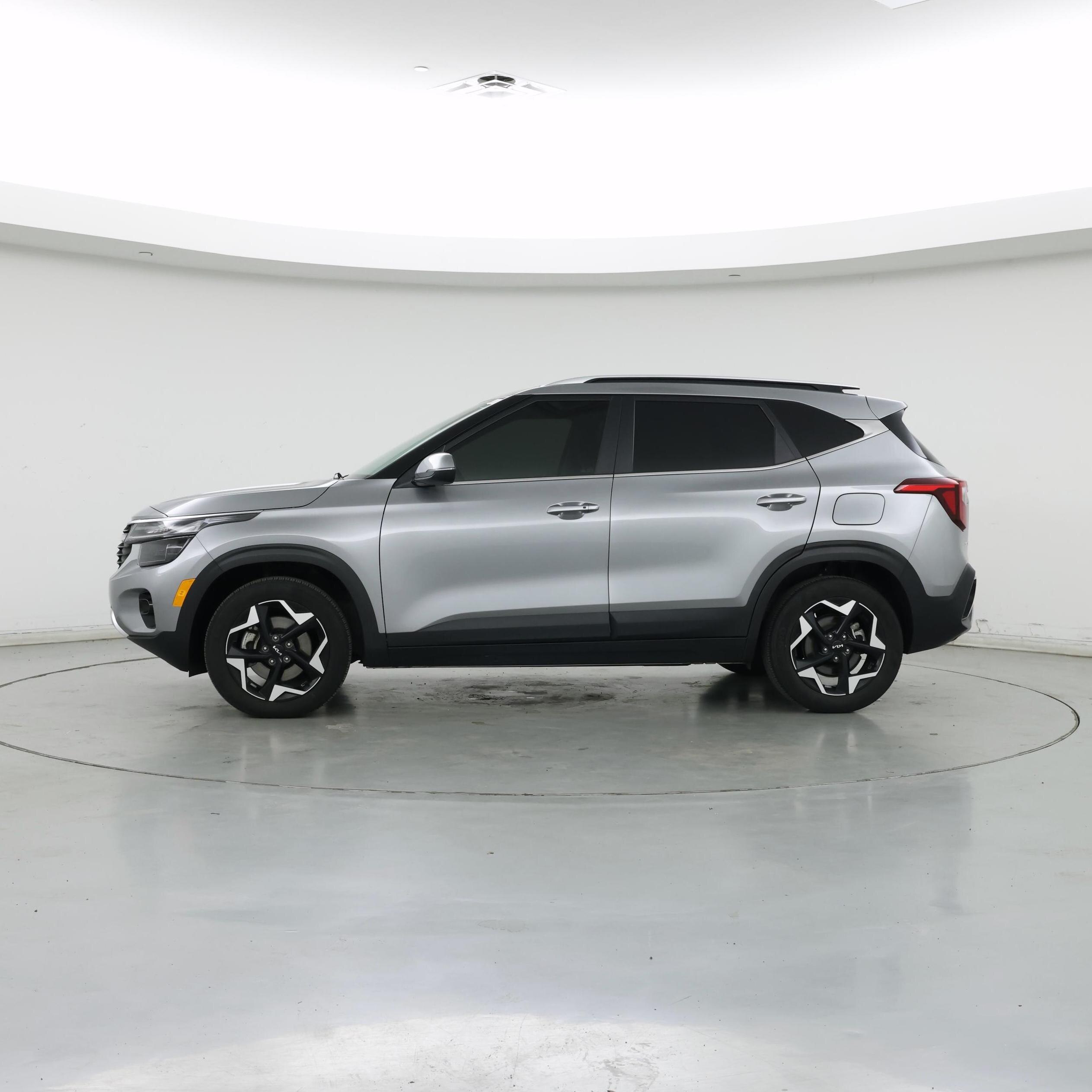 Thumbnail: 2024 Kia Seltos - 3