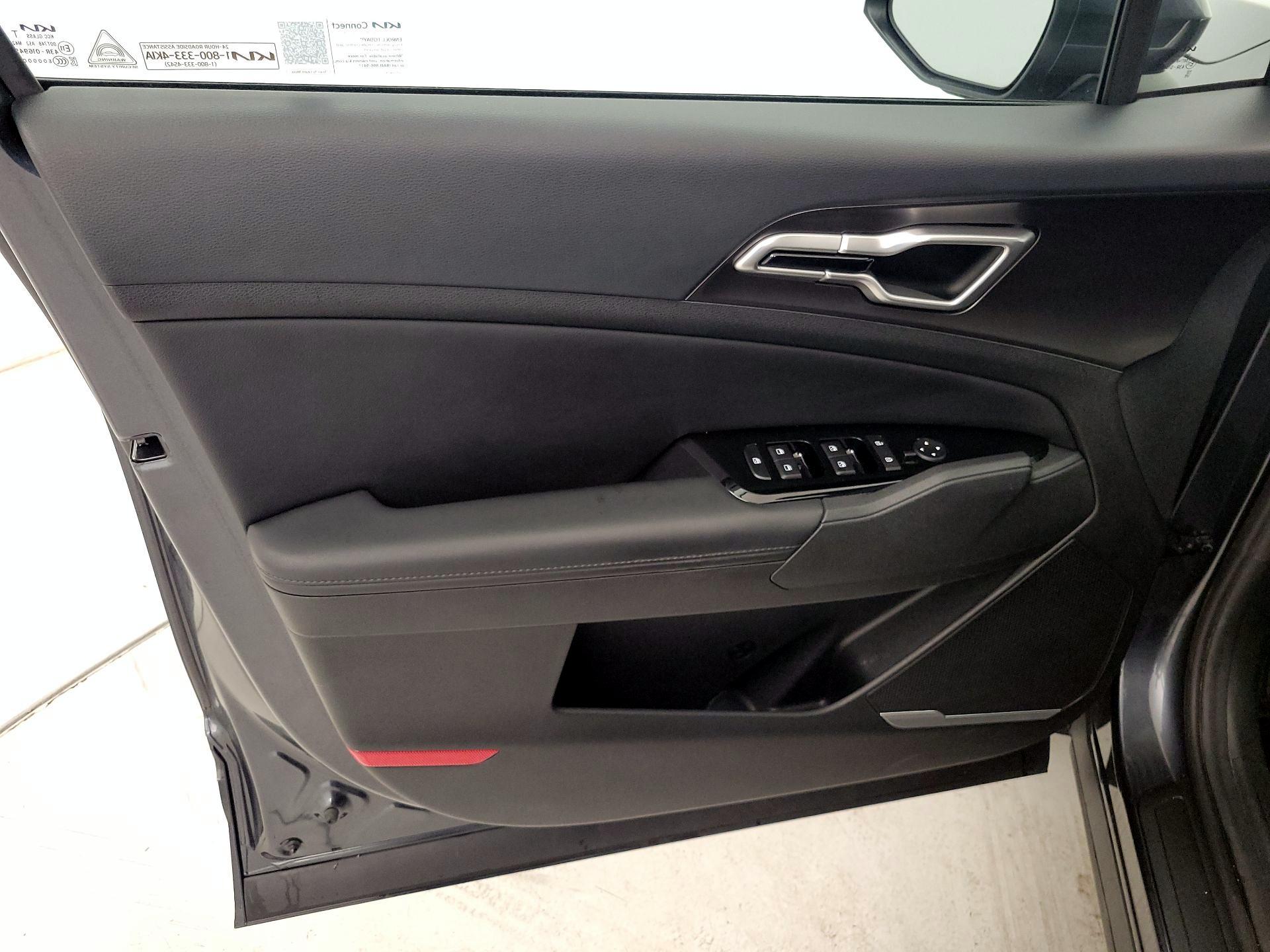 Thumbnail: 2023 Kia Sportage - 12