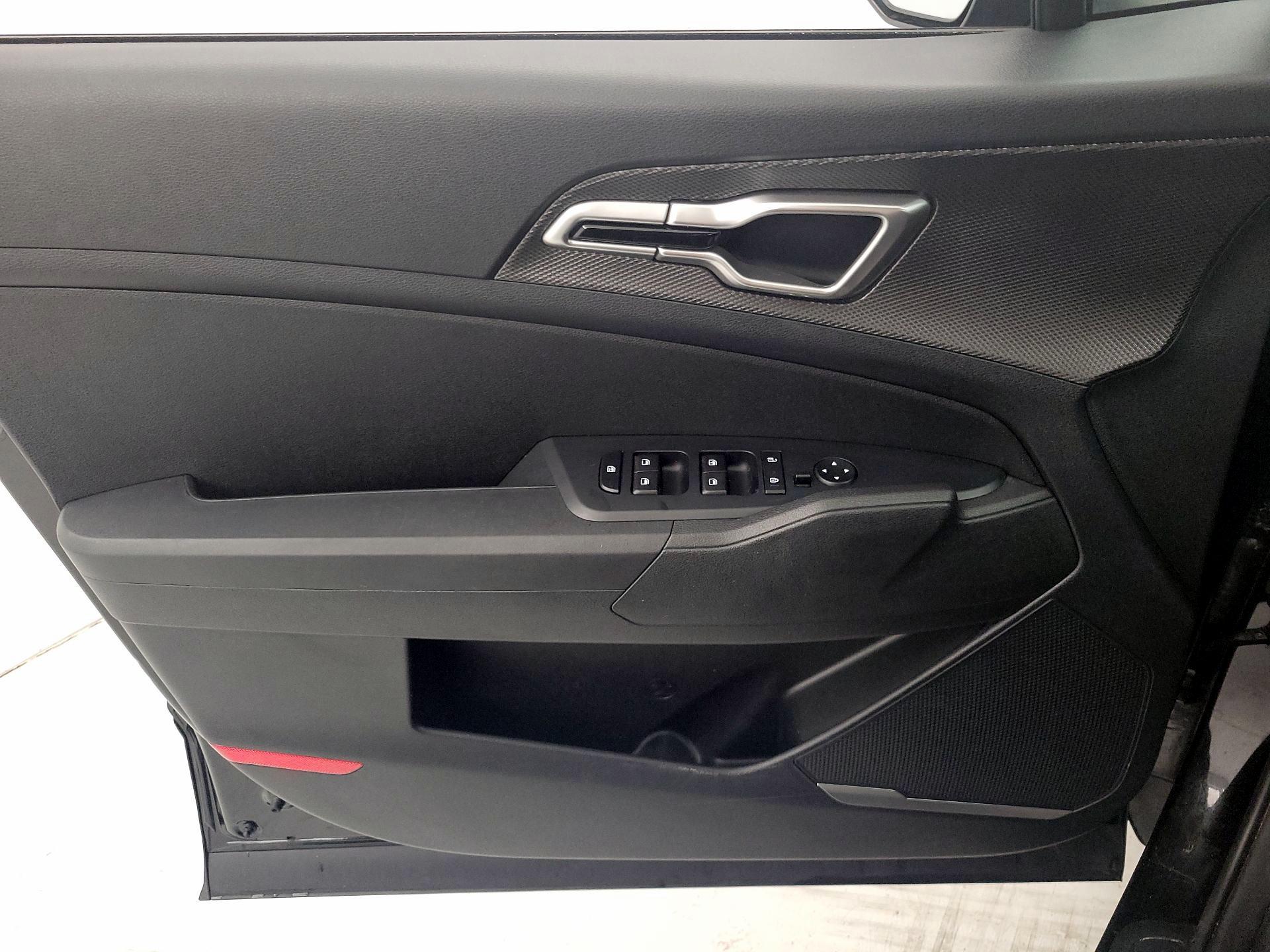 Thumbnail: 2023 Kia Sportage - 12