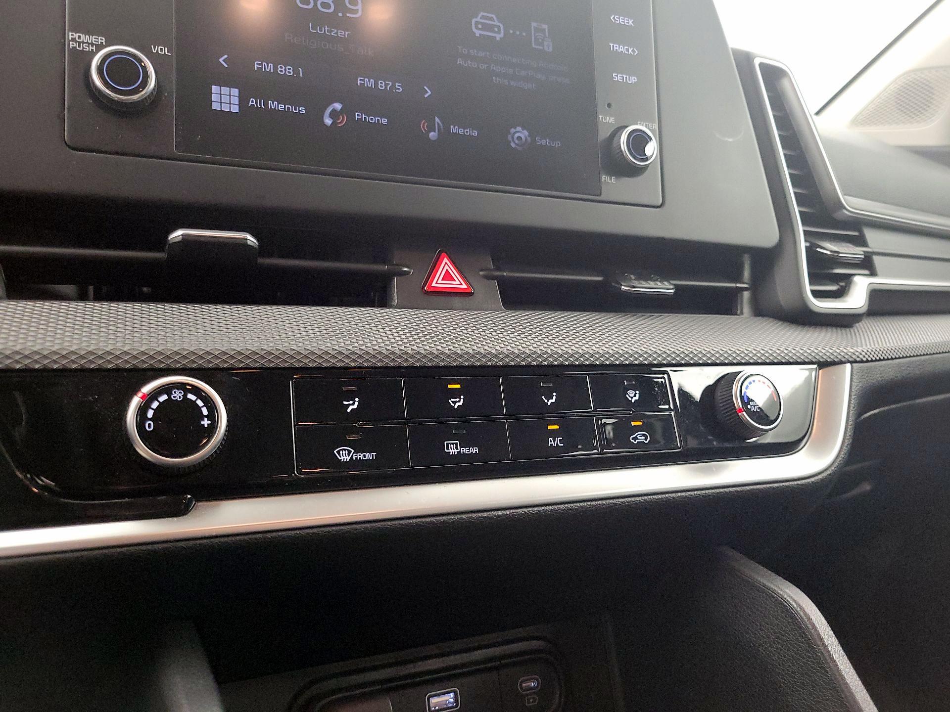 Thumbnail: 2023 Kia Sportage - 16