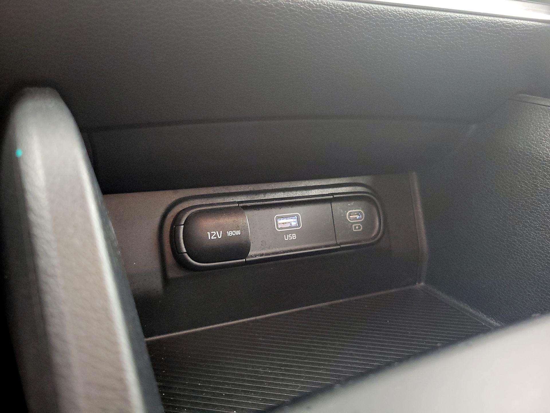 Thumbnail: 2023 Kia Sportage - 18