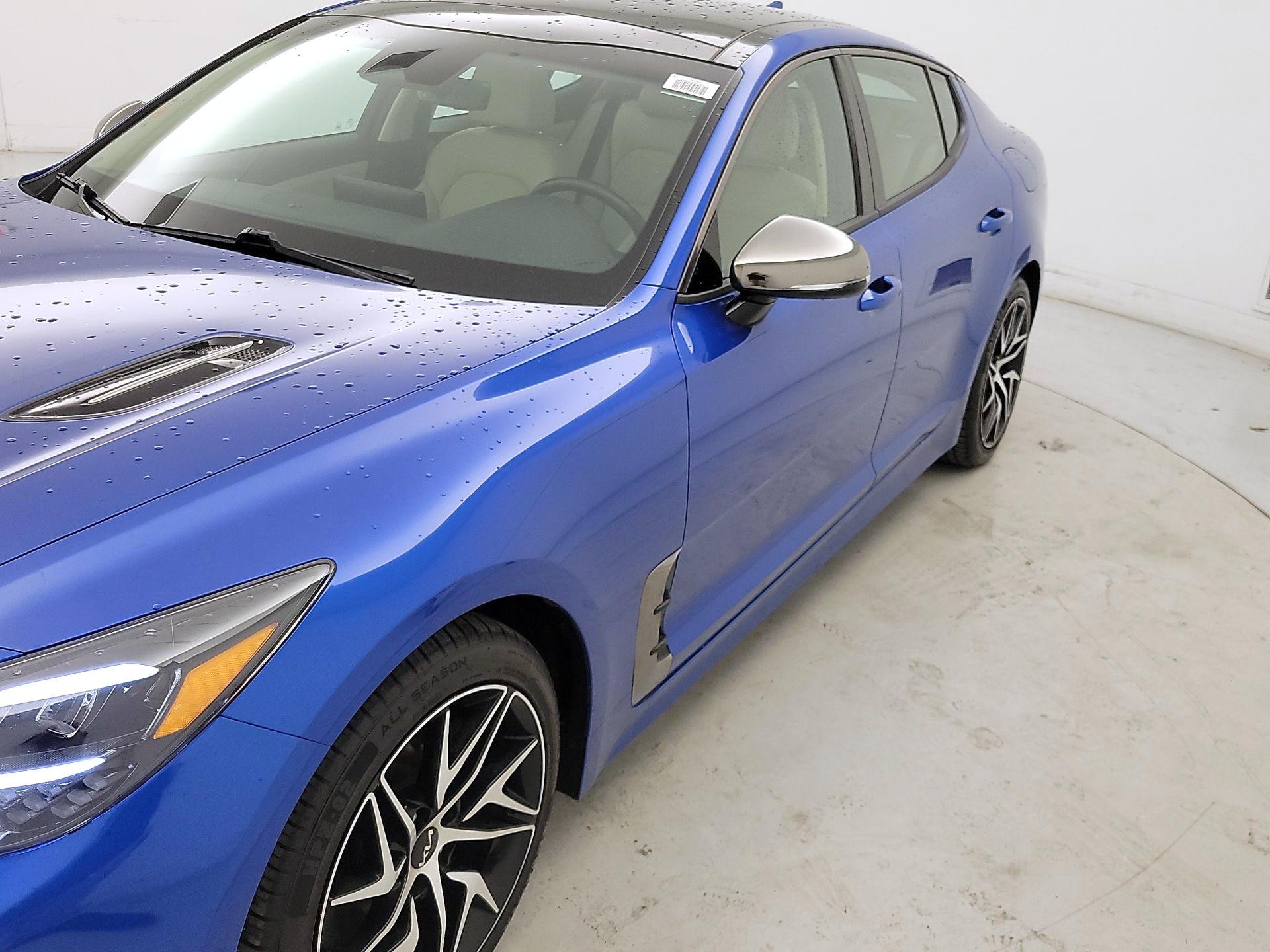 Thumbnail: 2022 Kia Stinger - 3