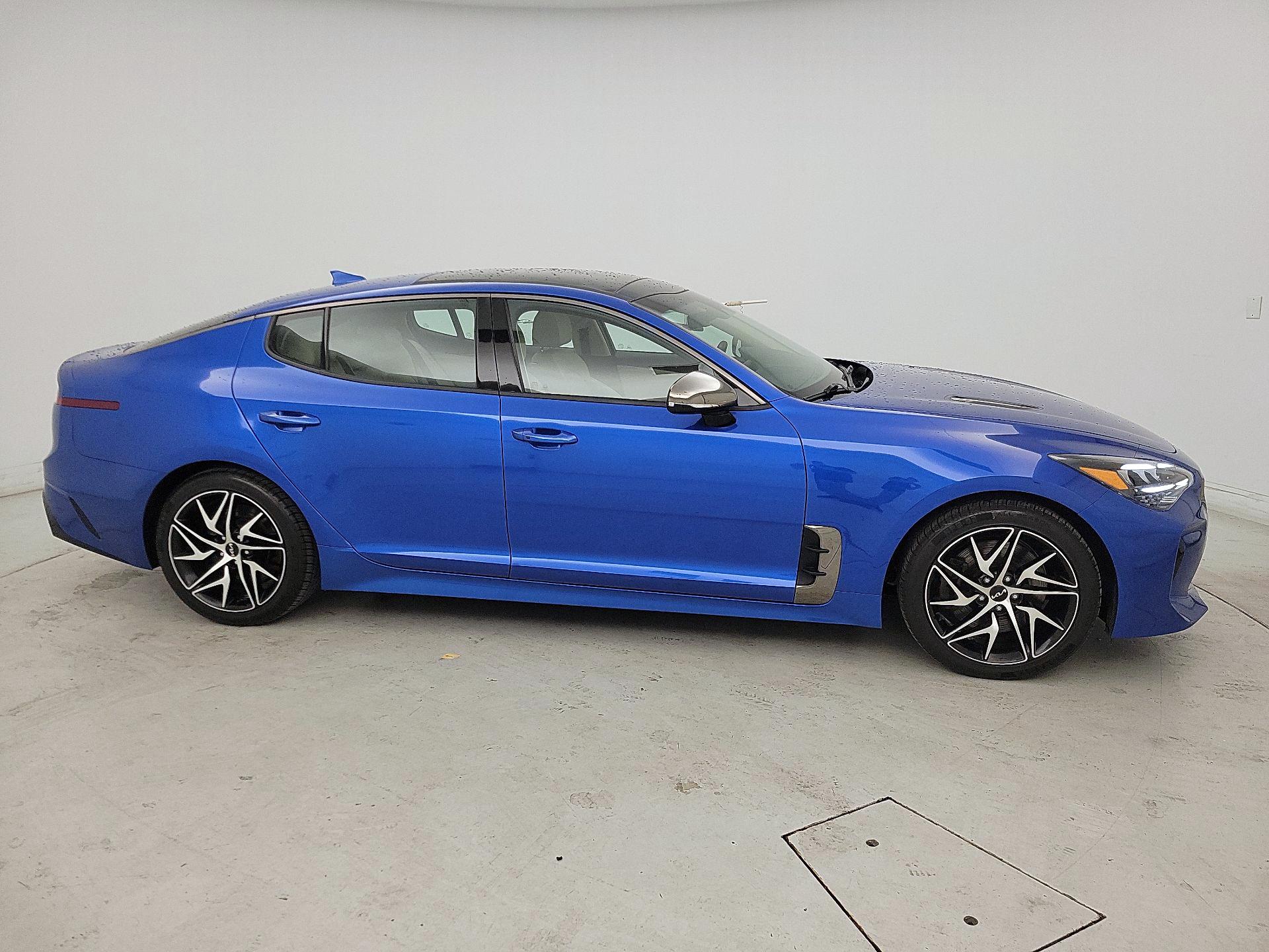 Thumbnail: 2022 Kia Stinger - 4
