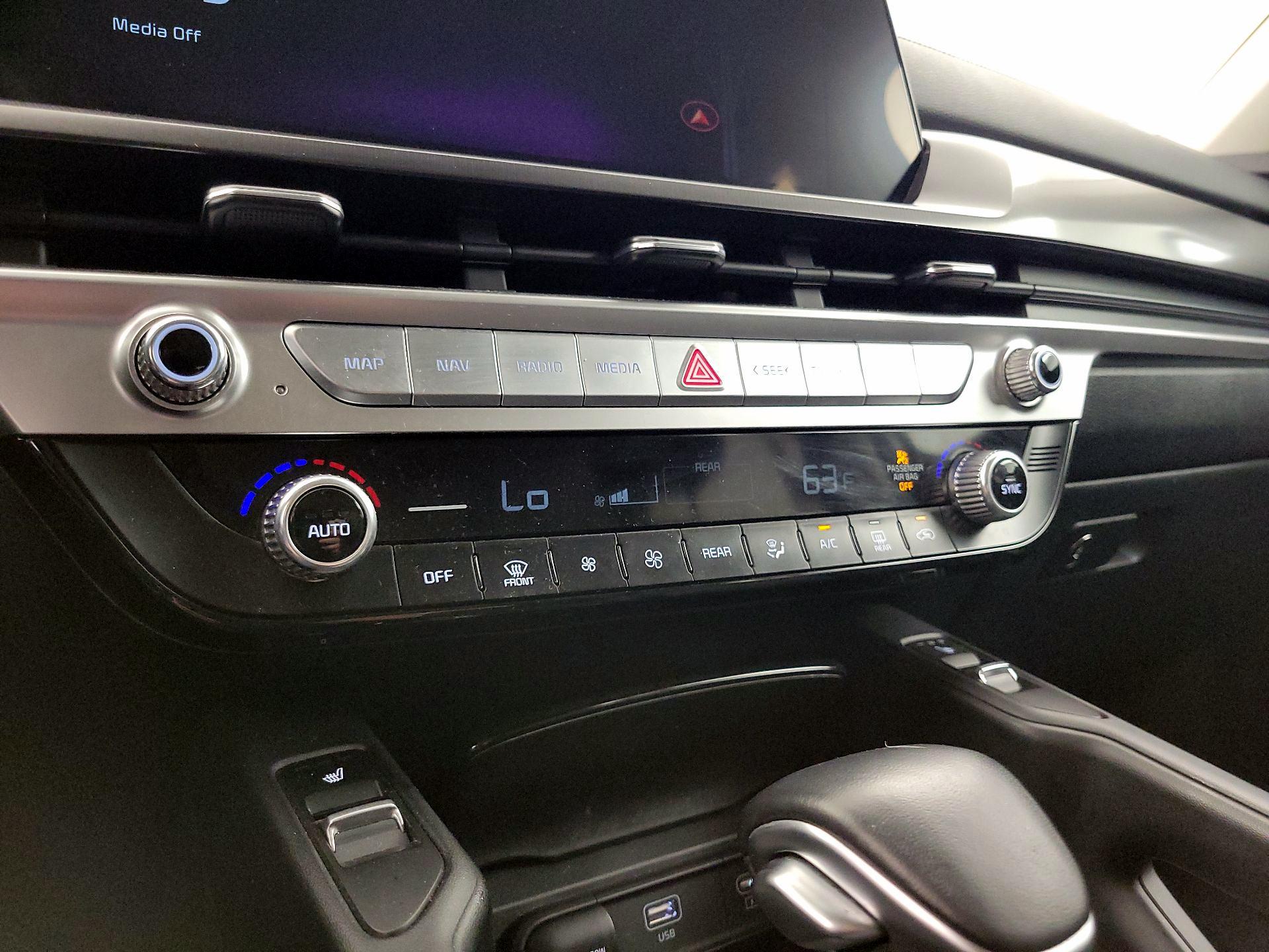 Thumbnail: 2023 Kia Telluride - 17