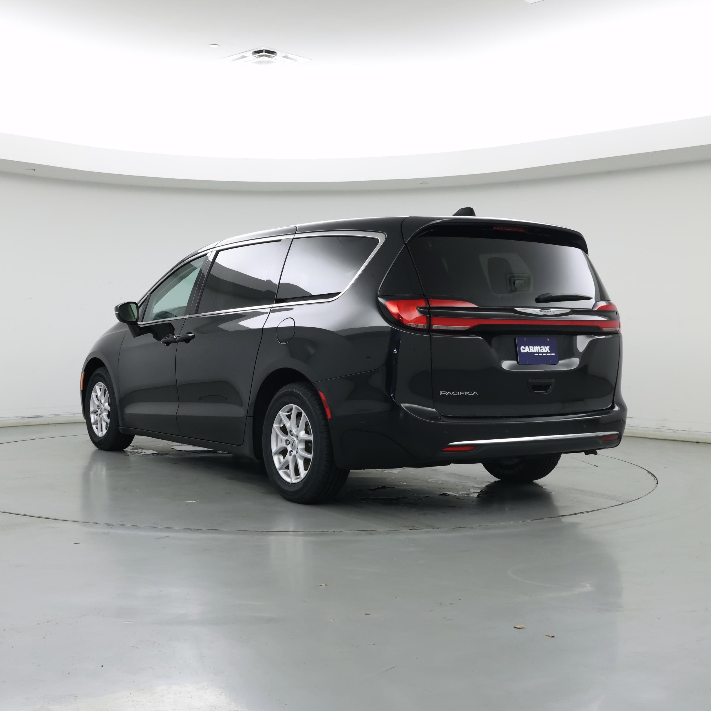Thumbnail: 2023 Chrysler Pacifica - 2