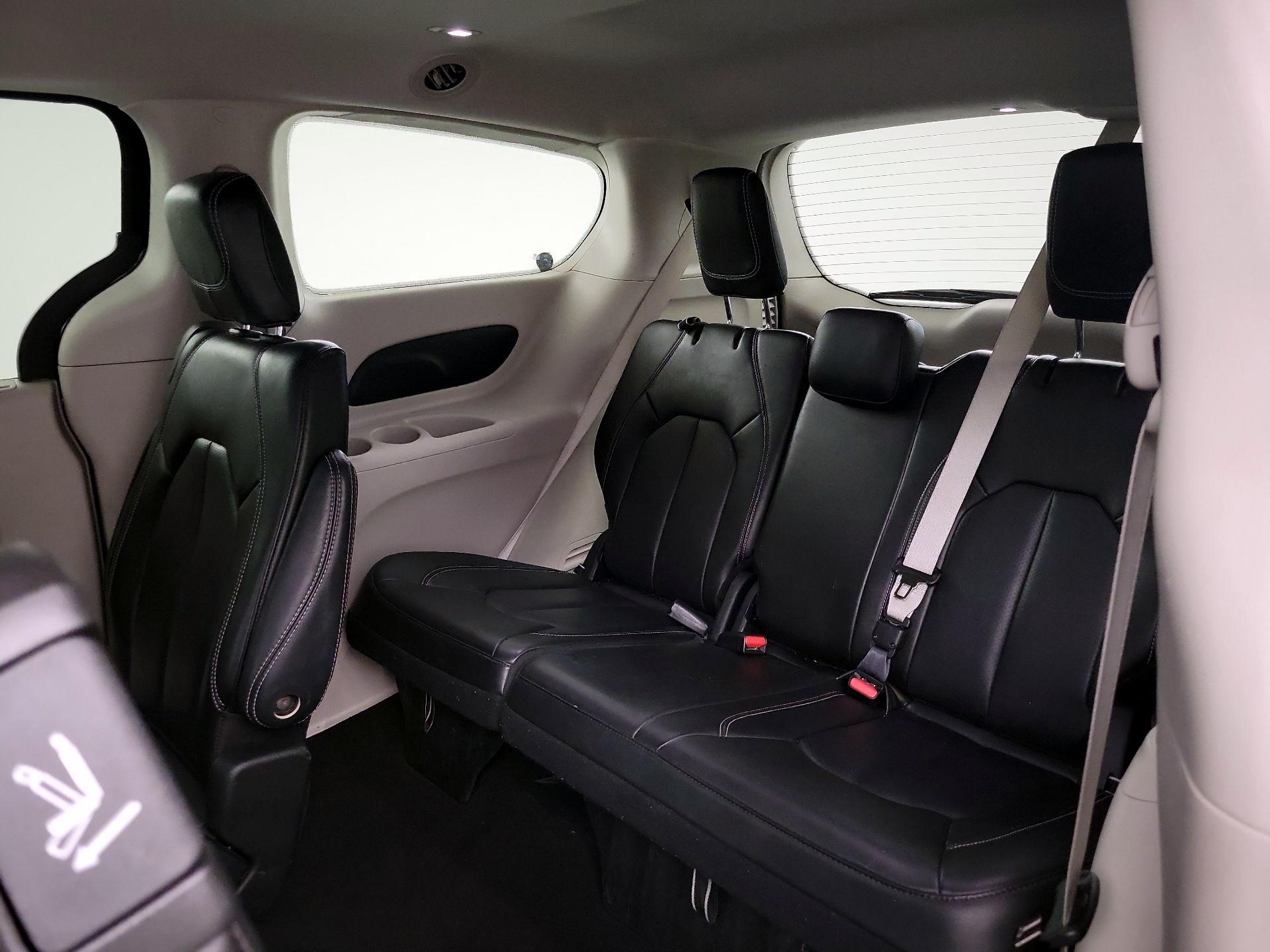 Thumbnail: 2023 Chrysler Pacifica - 20