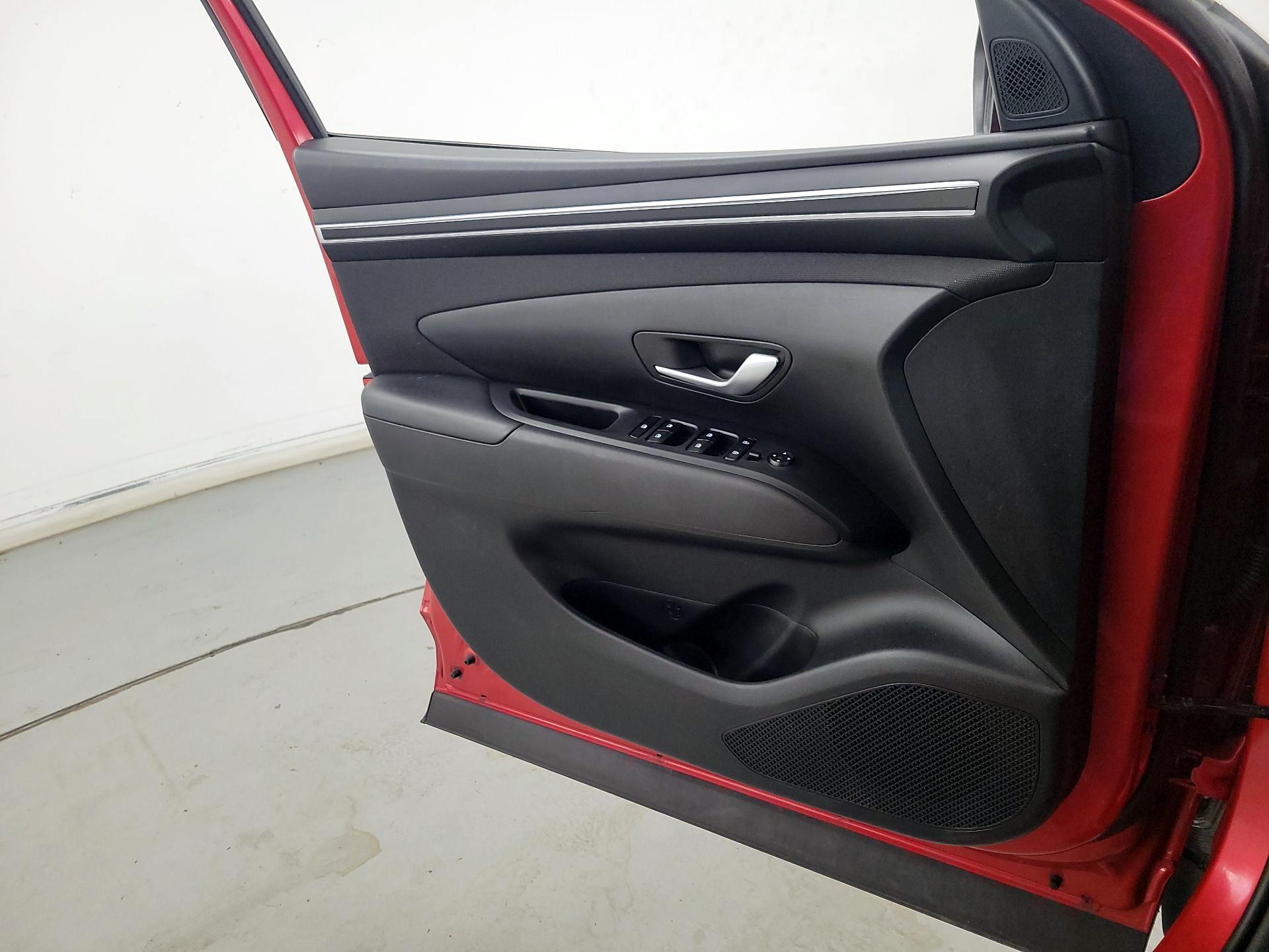 Thumbnail: 2023 Hyundai Tucson - 12