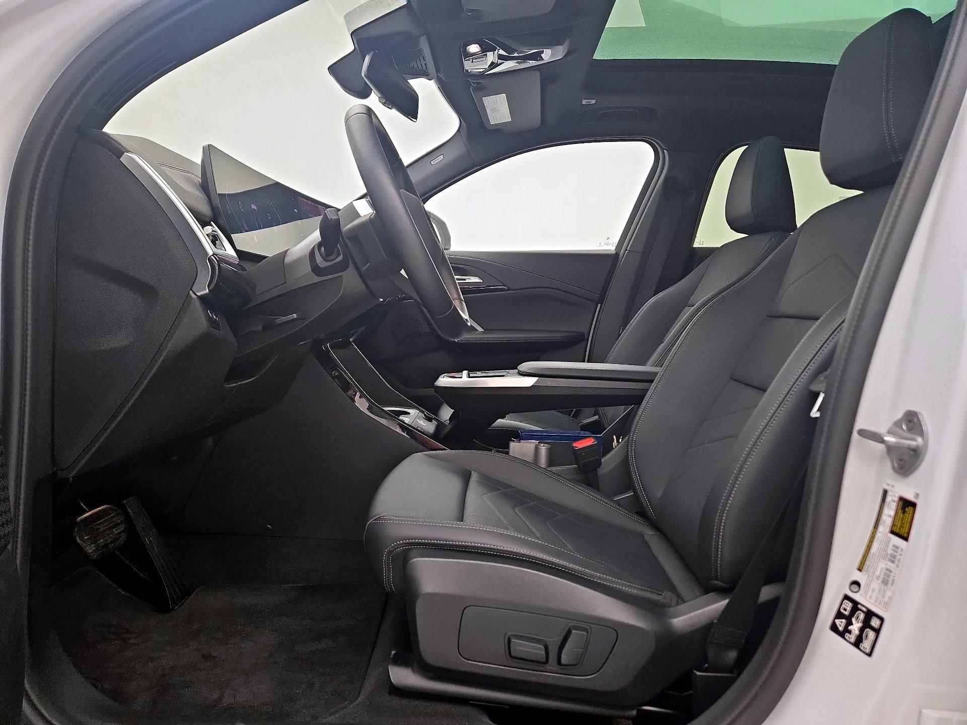 Thumbnail: 2025 BMW X2 - 11