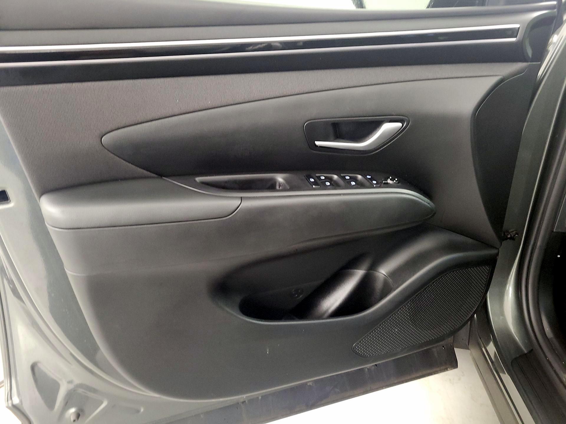 Thumbnail: 2023 Hyundai Tucson - 12