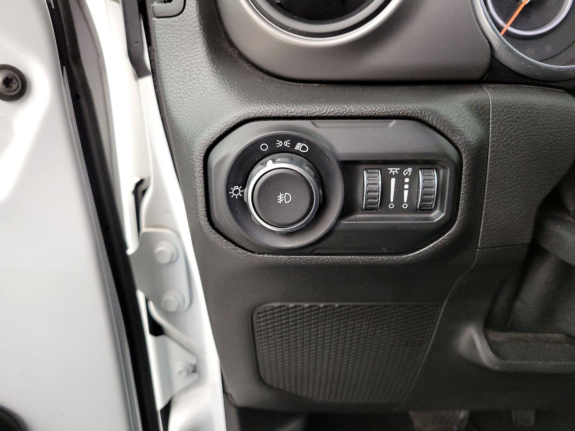 Thumbnail: 2021 Jeep Wrangler - 13